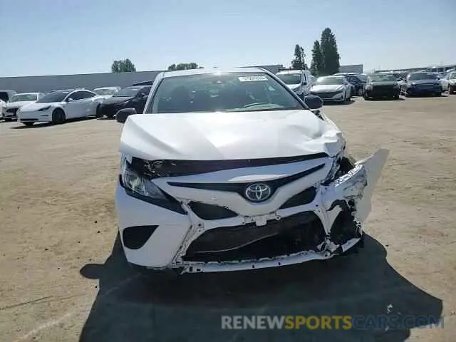 14 Photograph of a damaged car 4T1G11AK4LU371527 TOYOTA CAMRY 2020