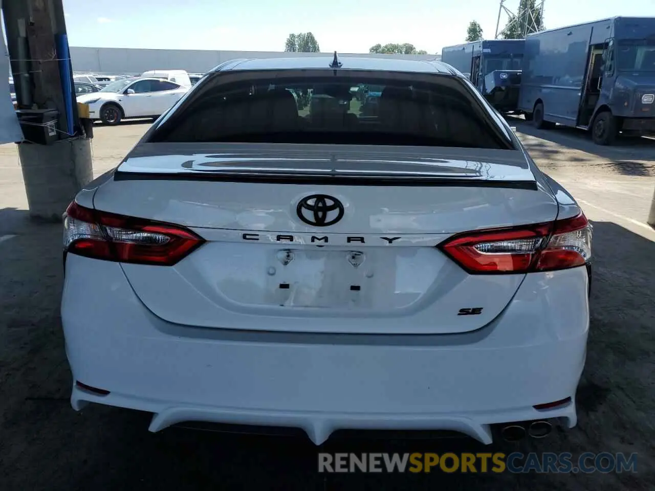 6 Photograph of a damaged car 4T1G11AK4LU371527 TOYOTA CAMRY 2020