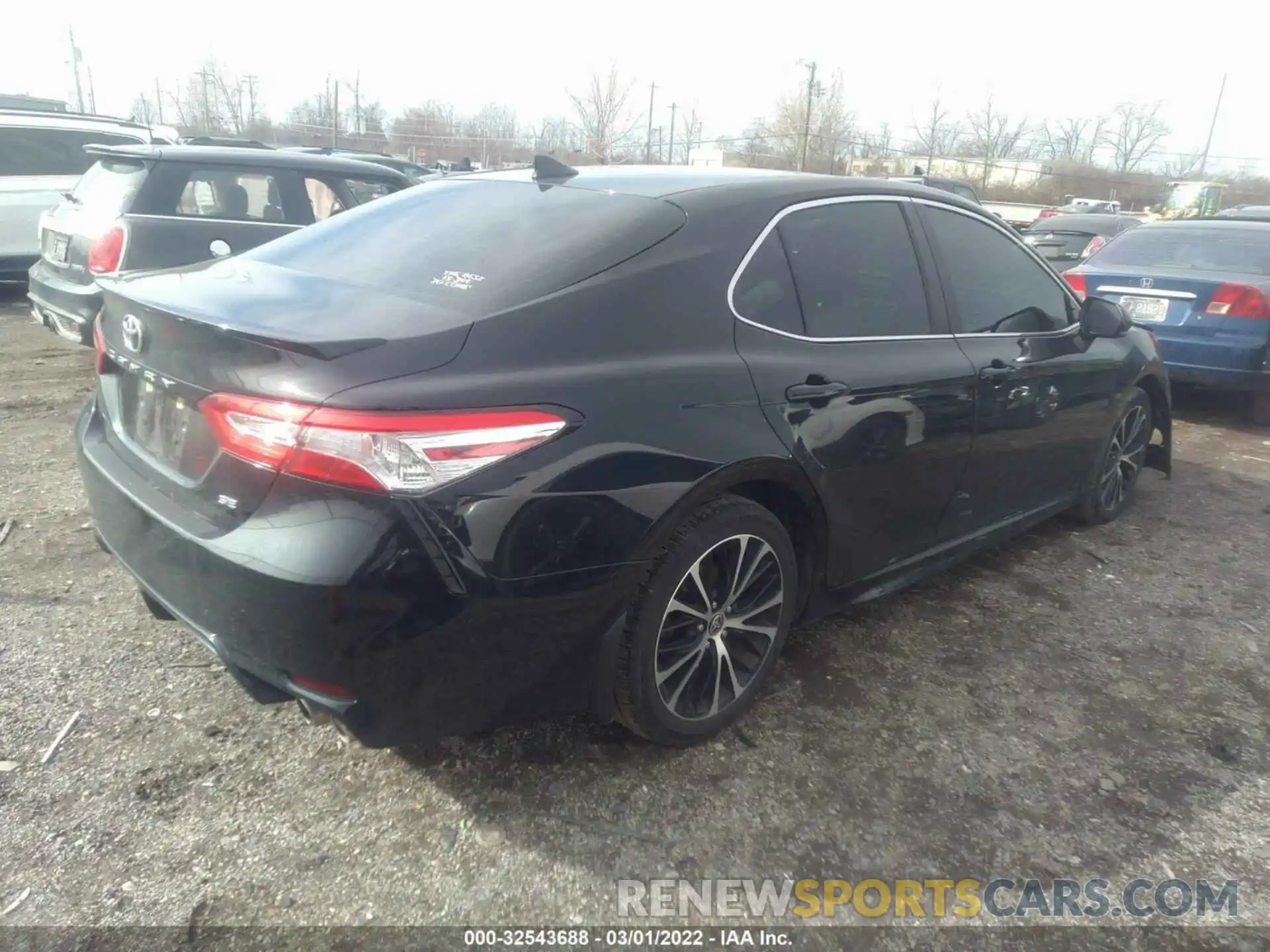 4 Photograph of a damaged car 4T1G11AK4LU381068 TOYOTA CAMRY 2020