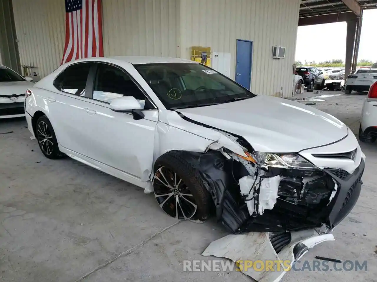 1 Photograph of a damaged car 4T1G11AK4LU402310 TOYOTA CAMRY 2020