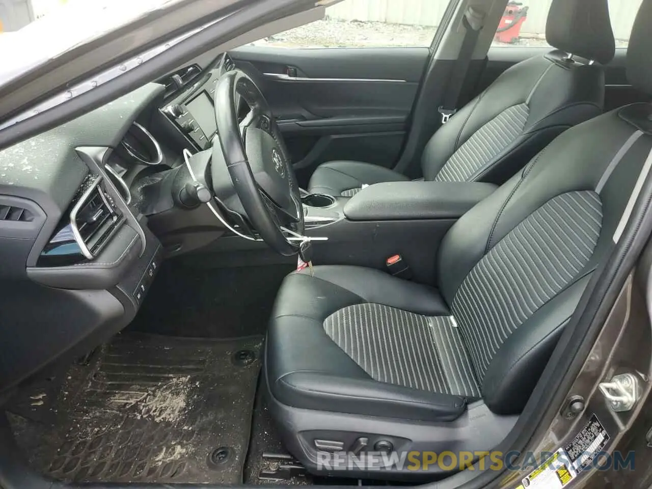 7 Photograph of a damaged car 4T1G11AK4LU504741 TOYOTA CAMRY 2020