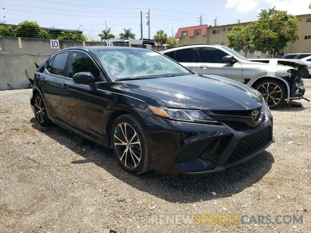 1 Photograph of a damaged car 4T1G11AK4LU509115 TOYOTA CAMRY 2020