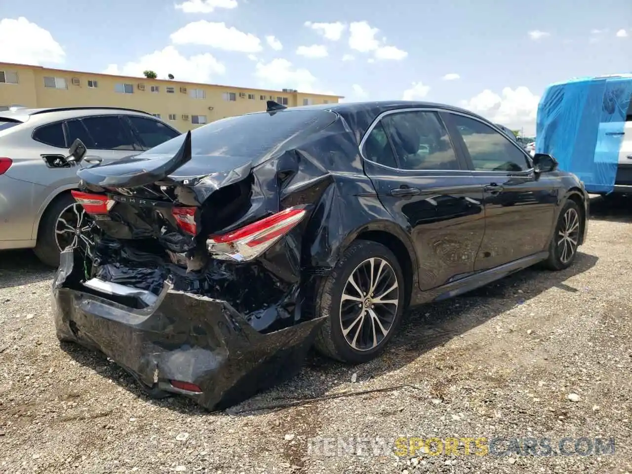 4 Photograph of a damaged car 4T1G11AK4LU509115 TOYOTA CAMRY 2020