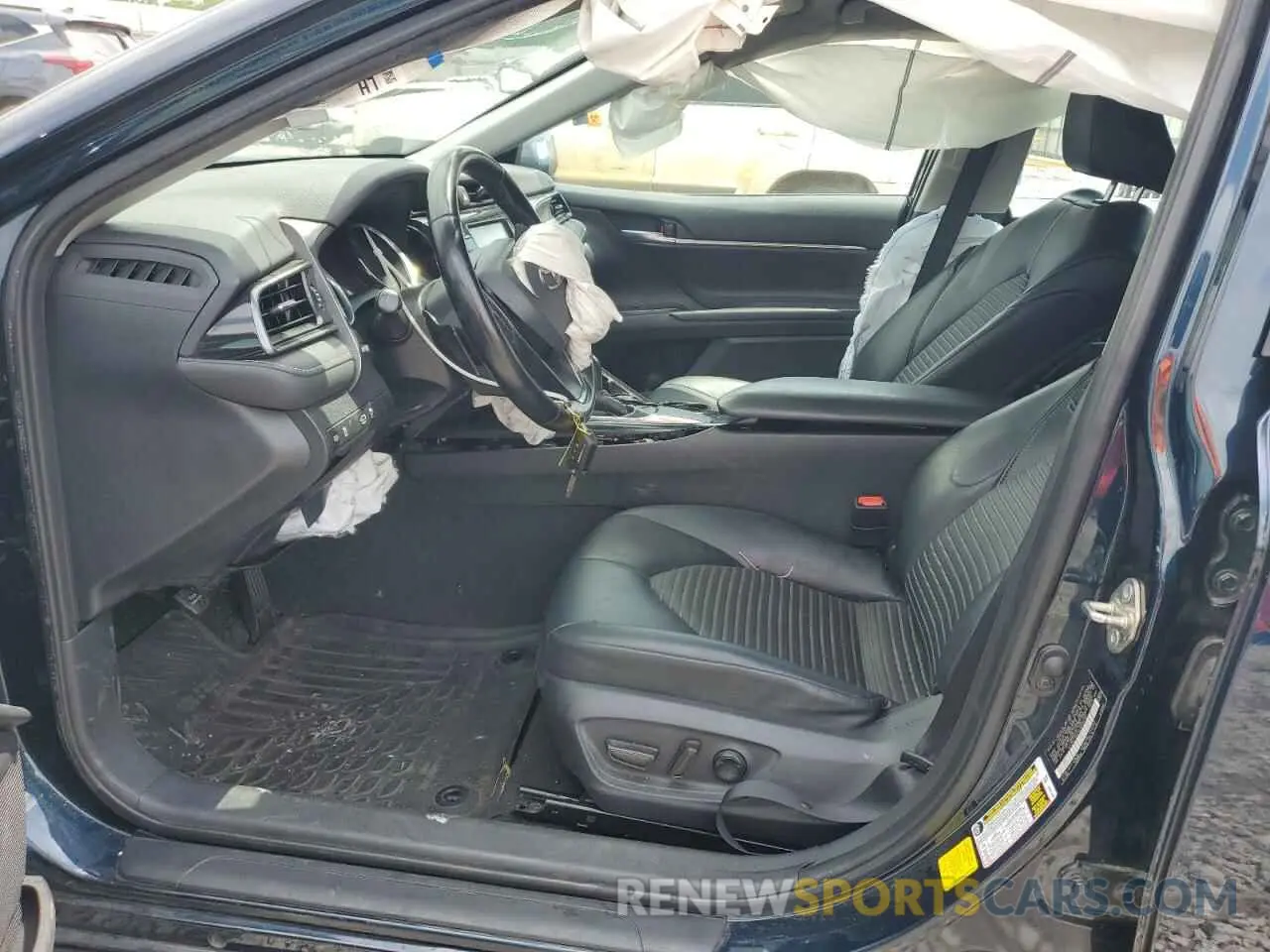 7 Photograph of a damaged car 4T1G11AK4LU860784 TOYOTA CAMRY 2020