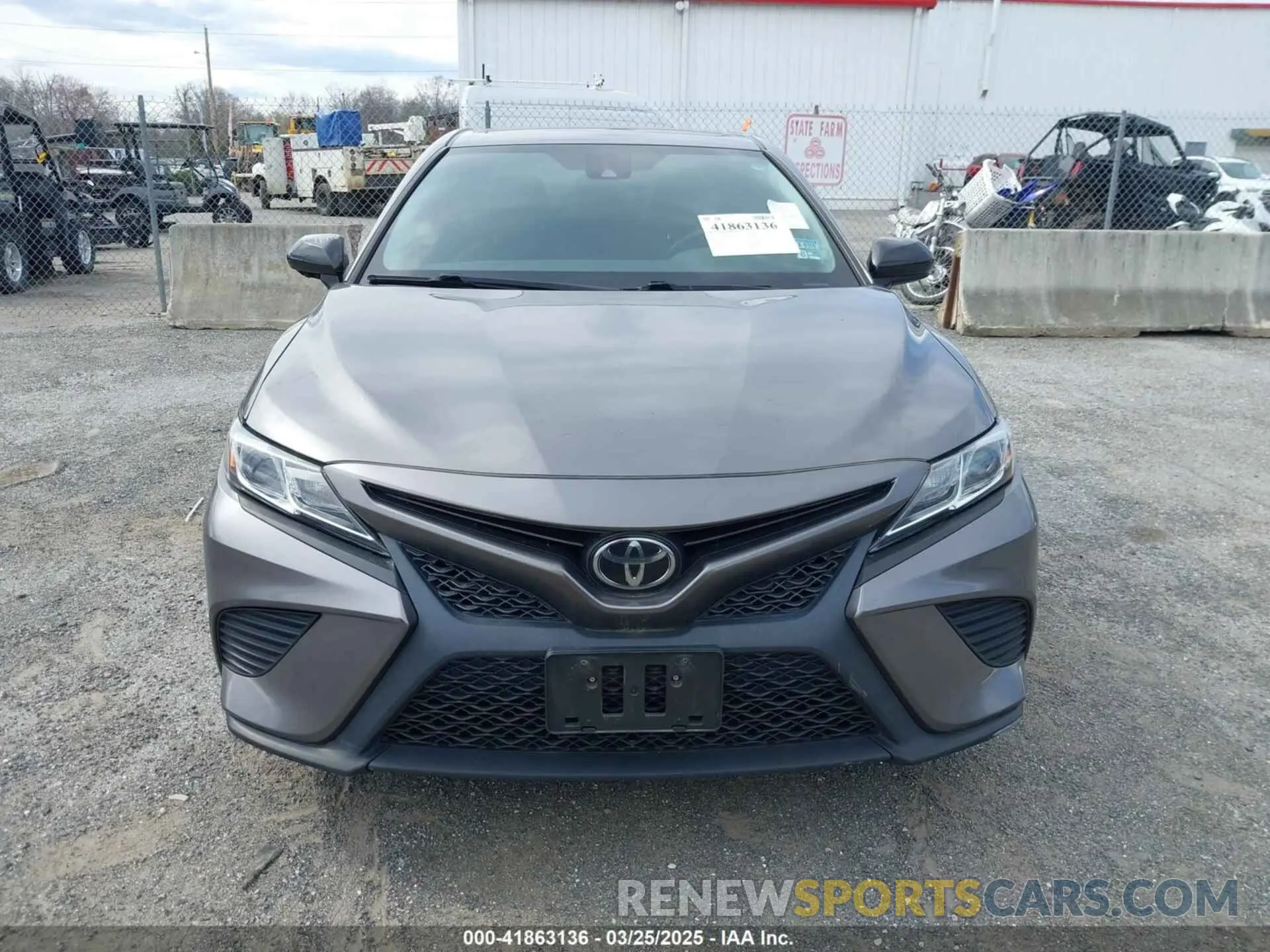 11 Photograph of a damaged car 4T1G11AK4LU863586 TOYOTA CAMRY 2020
