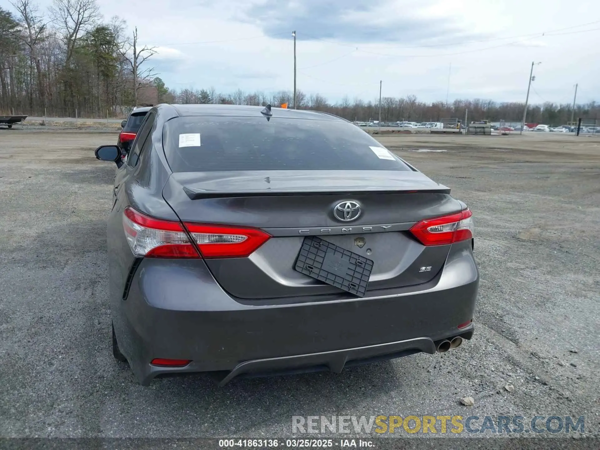 15 Photograph of a damaged car 4T1G11AK4LU863586 TOYOTA CAMRY 2020