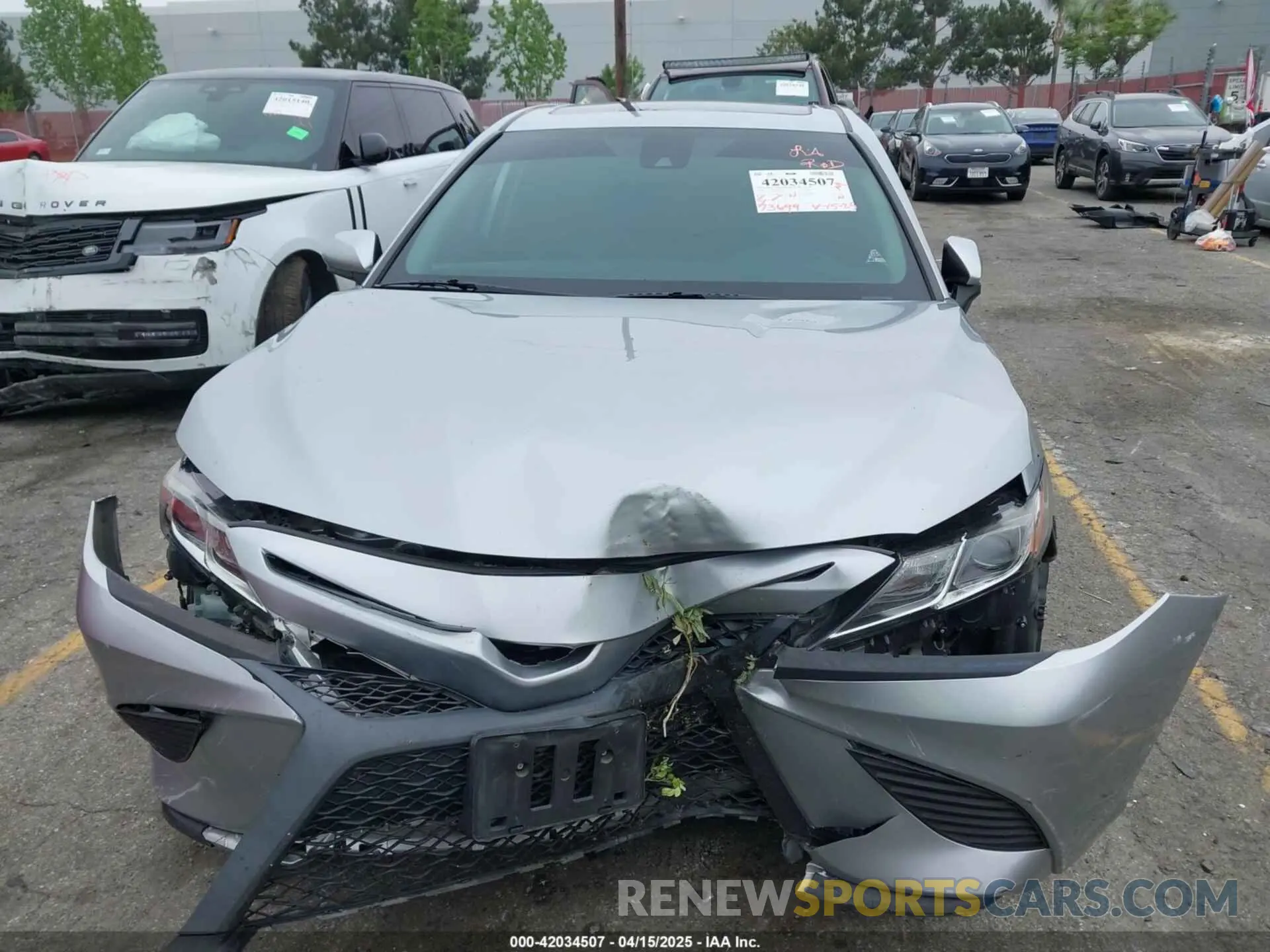6 Photograph of a damaged car 4T1G11AK4LU872773 TOYOTA CAMRY 2020