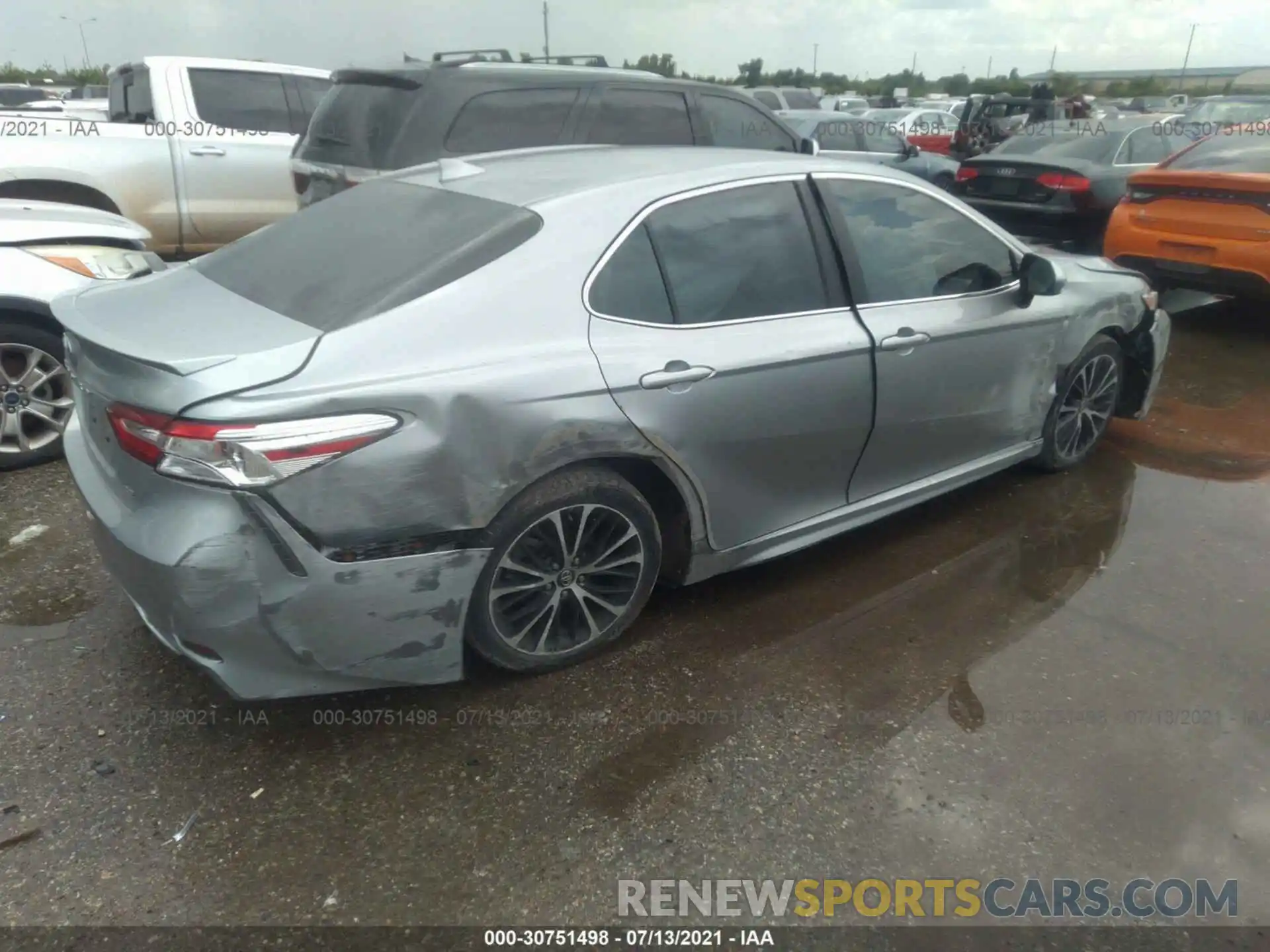 4 Photograph of a damaged car 4T1G11AK4LU874927 TOYOTA CAMRY 2020