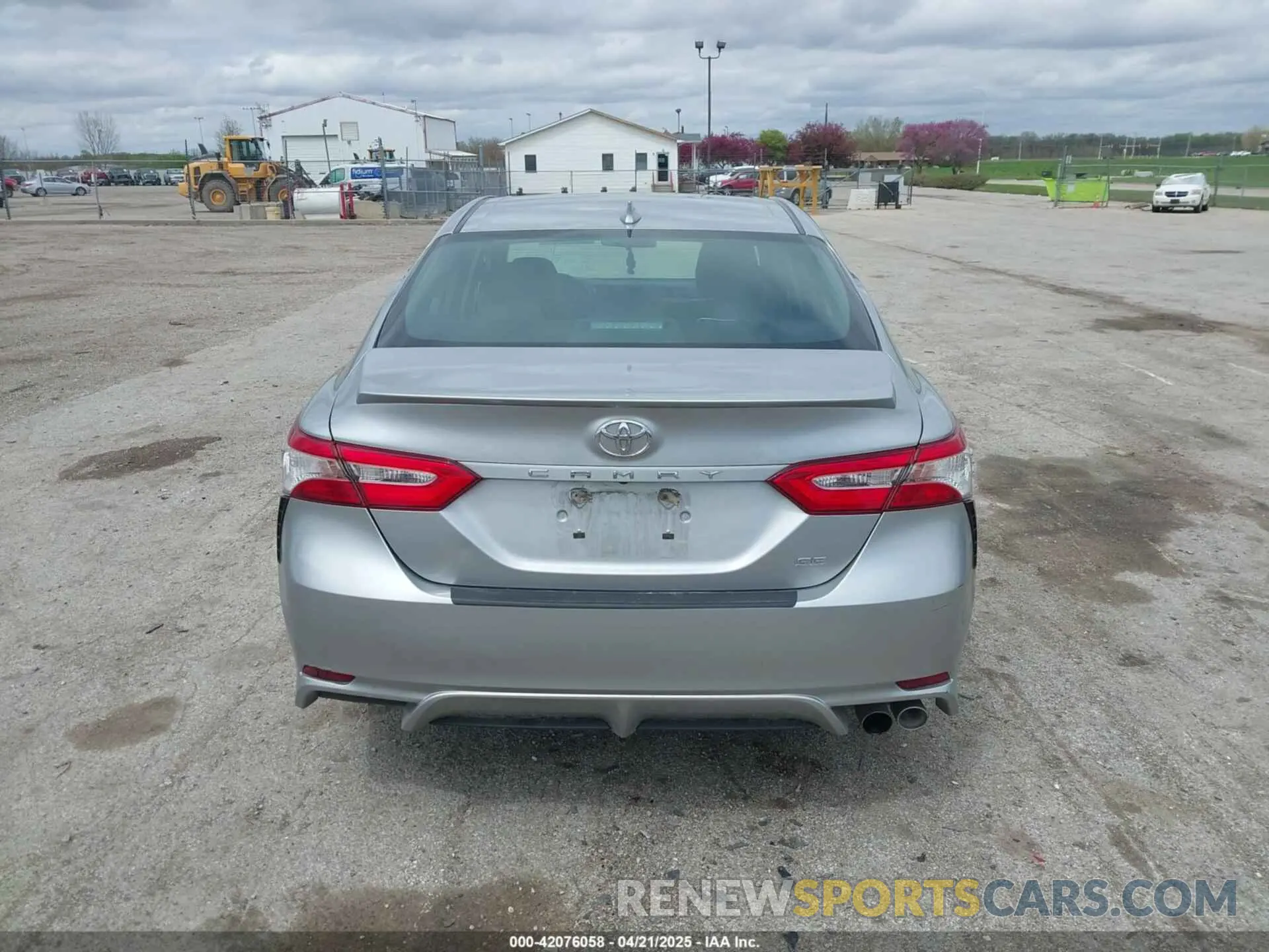 16 Photograph of a damaged car 4T1G11AK4LU896765 TOYOTA CAMRY 2020