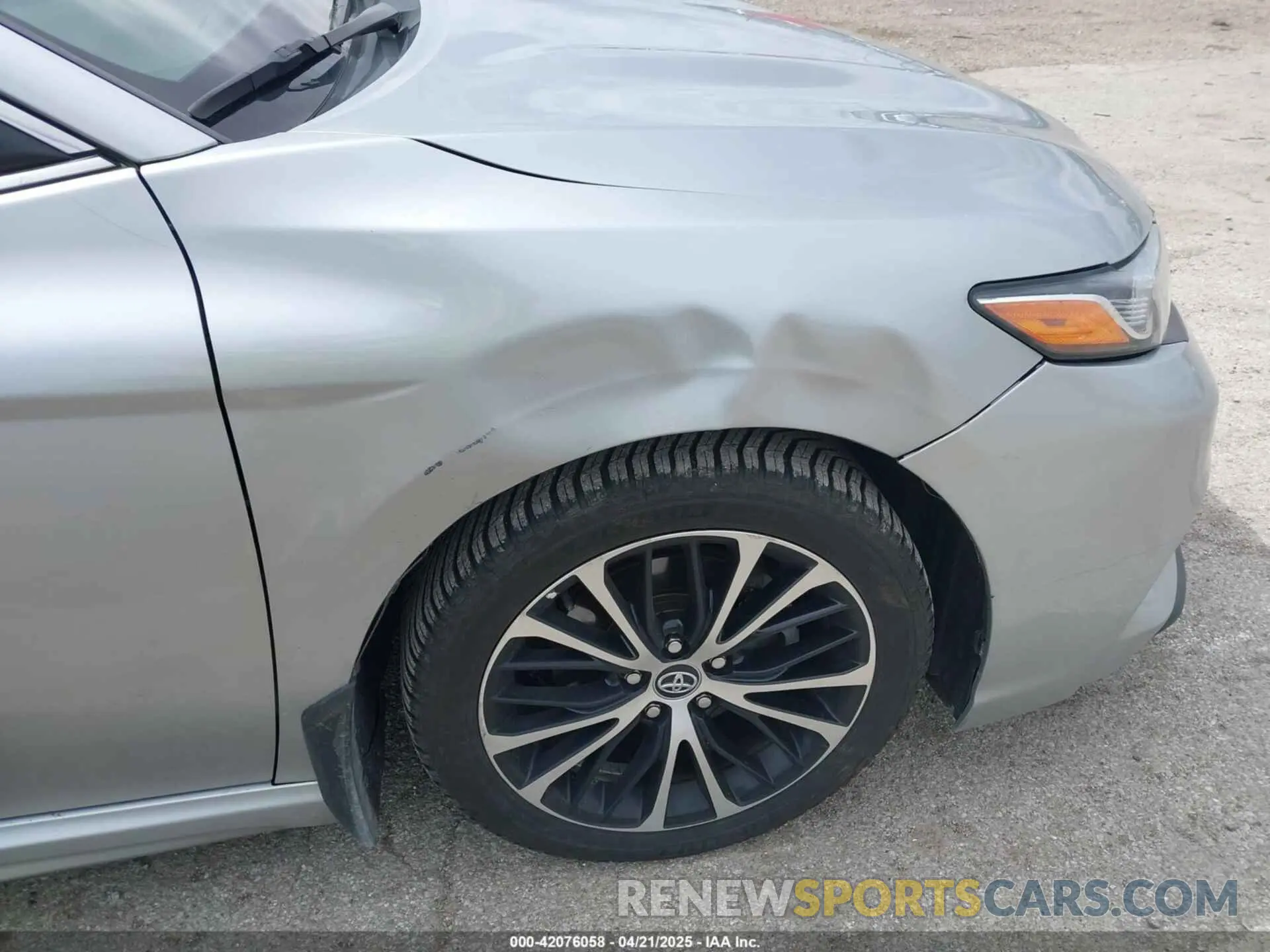 17 Photograph of a damaged car 4T1G11AK4LU896765 TOYOTA CAMRY 2020