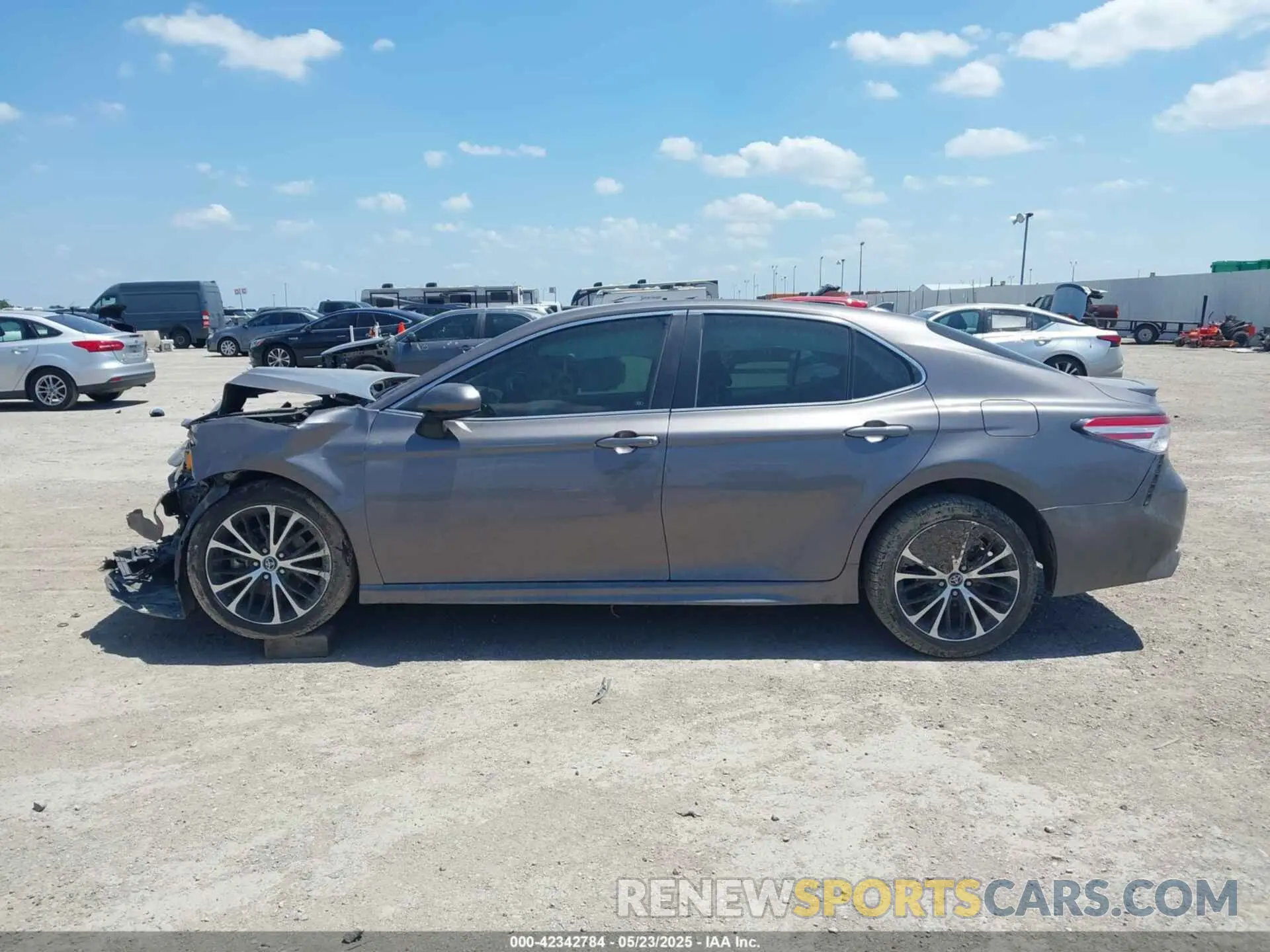 14 Photograph of a damaged car 4T1G11AK4LU901916 TOYOTA CAMRY 2020