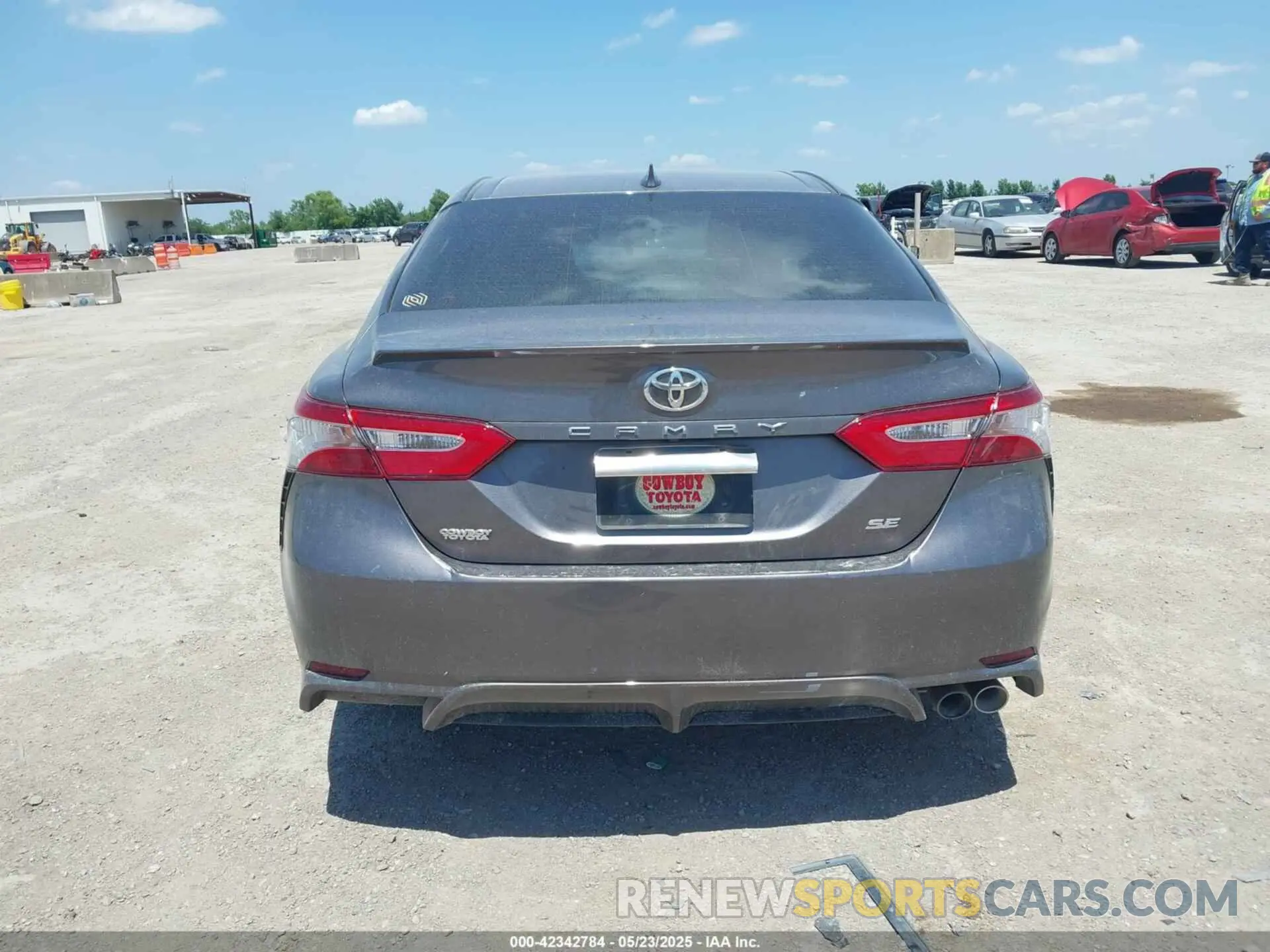 16 Photograph of a damaged car 4T1G11AK4LU901916 TOYOTA CAMRY 2020