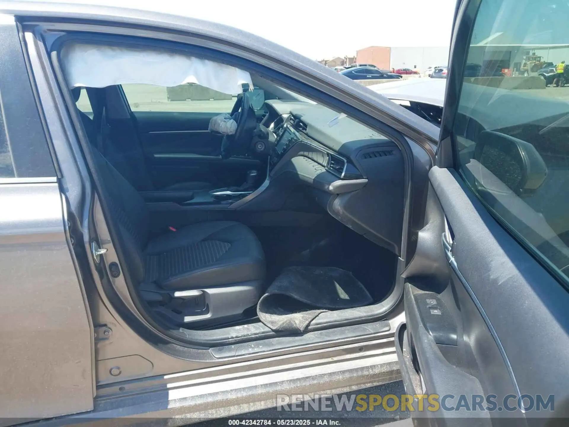 5 Photograph of a damaged car 4T1G11AK4LU901916 TOYOTA CAMRY 2020