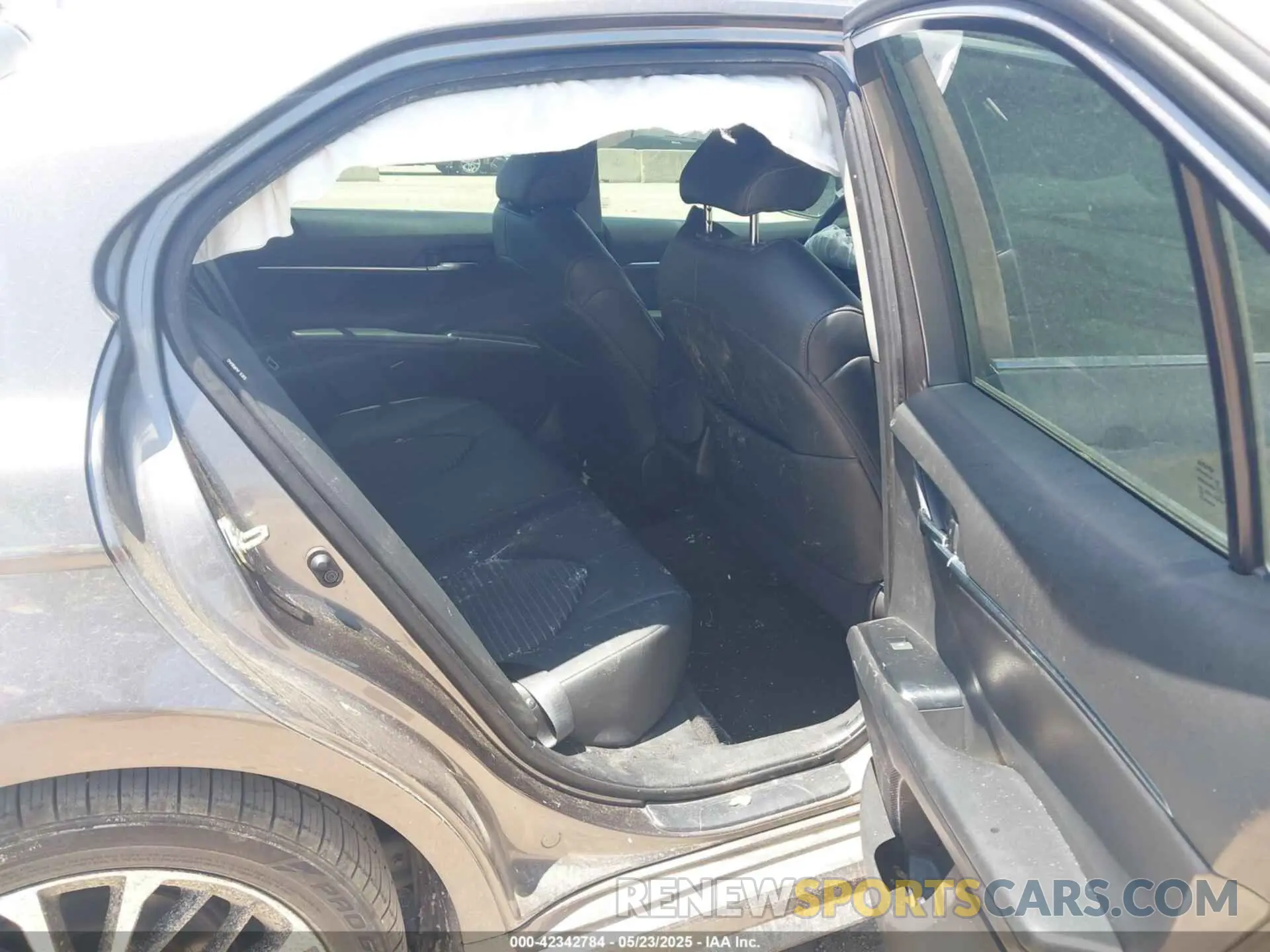 8 Photograph of a damaged car 4T1G11AK4LU901916 TOYOTA CAMRY 2020