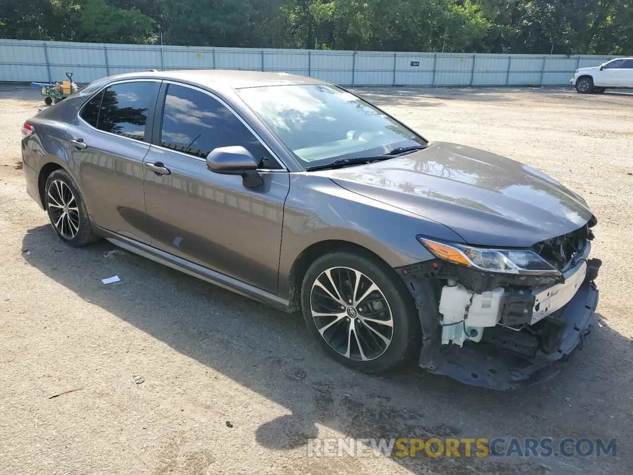 4 Photograph of a damaged car 4T1G11AK4LU910048 TOYOTA CAMRY 2020