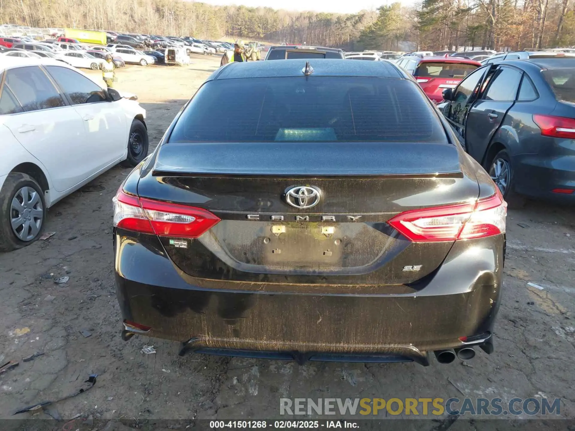 16 Photograph of a damaged car 4T1G11AK4LU913113 TOYOTA CAMRY 2020