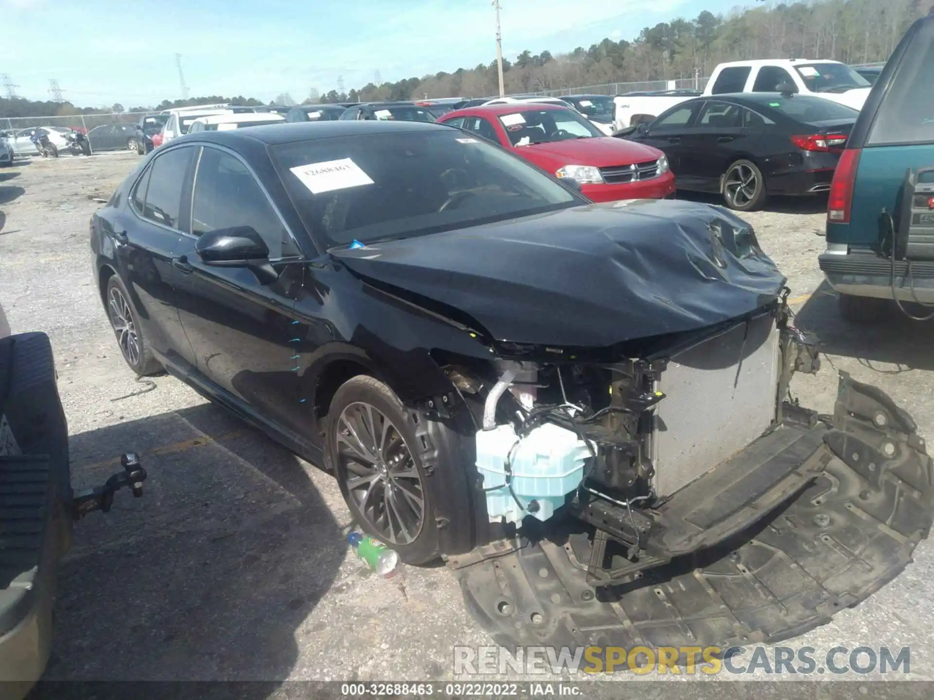 1 Photograph of a damaged car 4T1G11AK4LU925178 TOYOTA CAMRY 2020