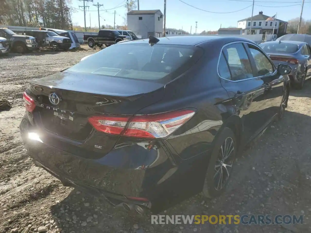 4 Photograph of a damaged car 4T1G11AK4LU927593 TOYOTA CAMRY 2020