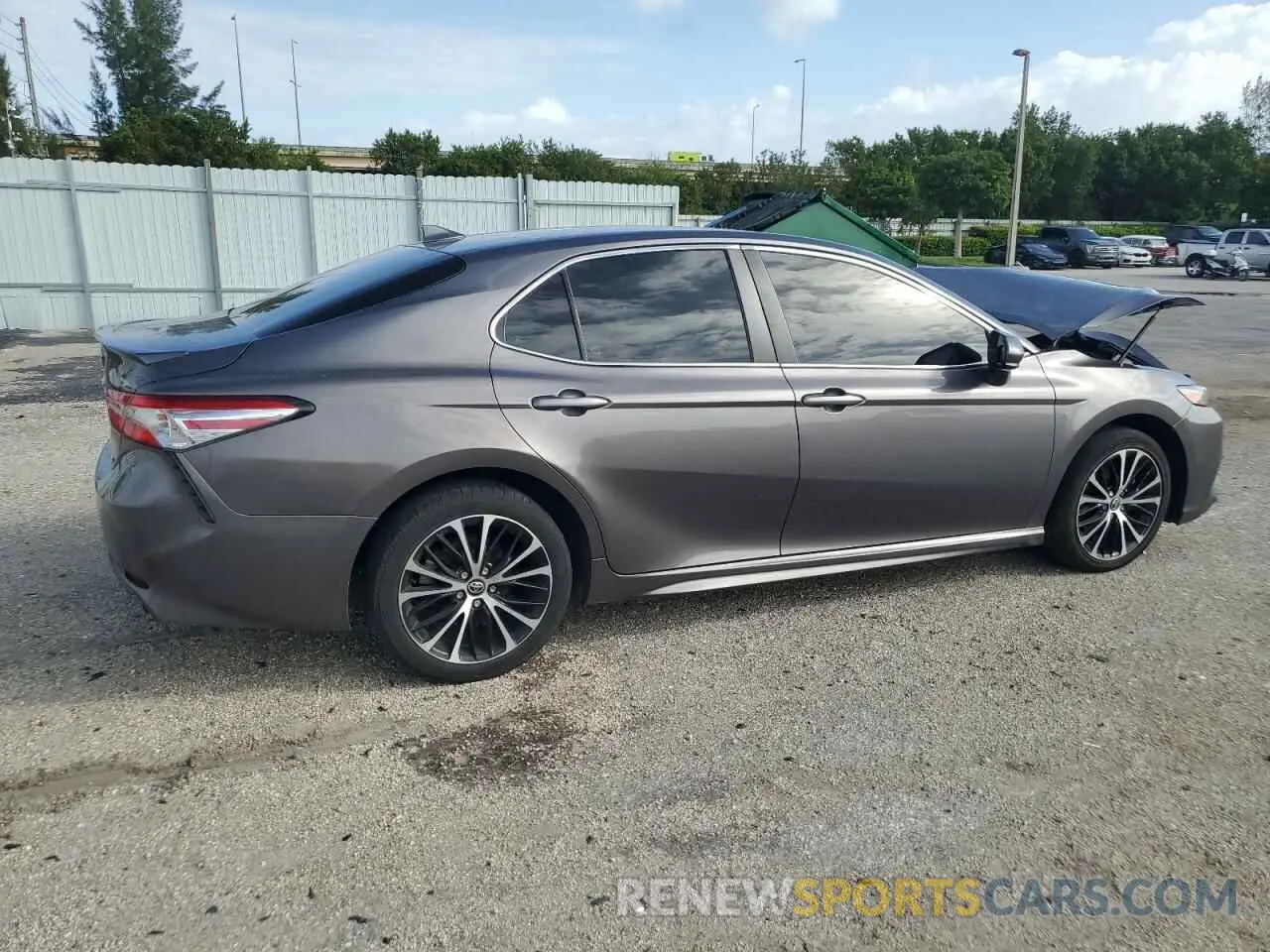 3 Photograph of a damaged car 4T1G11AK4LU931708 TOYOTA CAMRY 2020