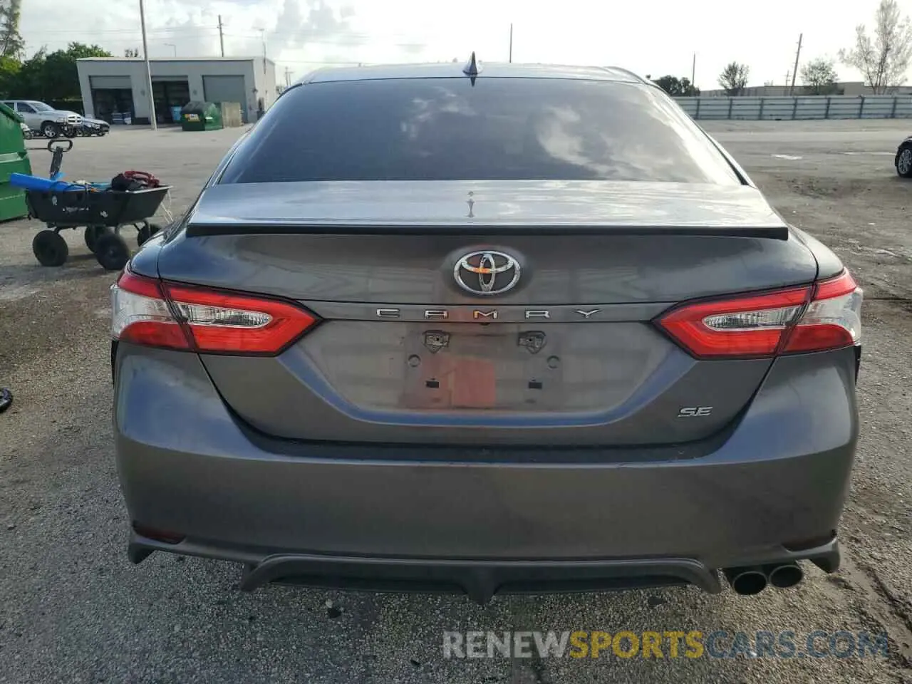 6 Photograph of a damaged car 4T1G11AK4LU931708 TOYOTA CAMRY 2020