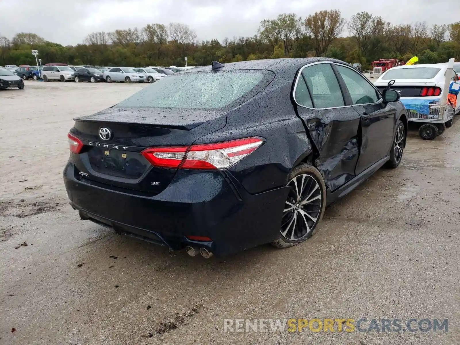 4 Photograph of a damaged car 4T1G11AK4LU934706 TOYOTA CAMRY 2020