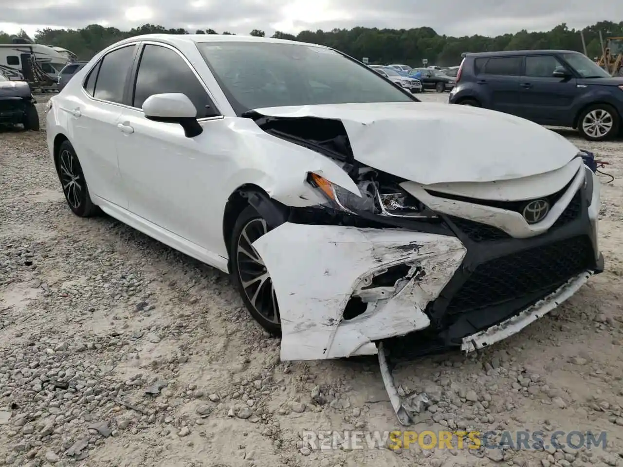 1 Photograph of a damaged car 4T1G11AK4LU939792 TOYOTA CAMRY 2020