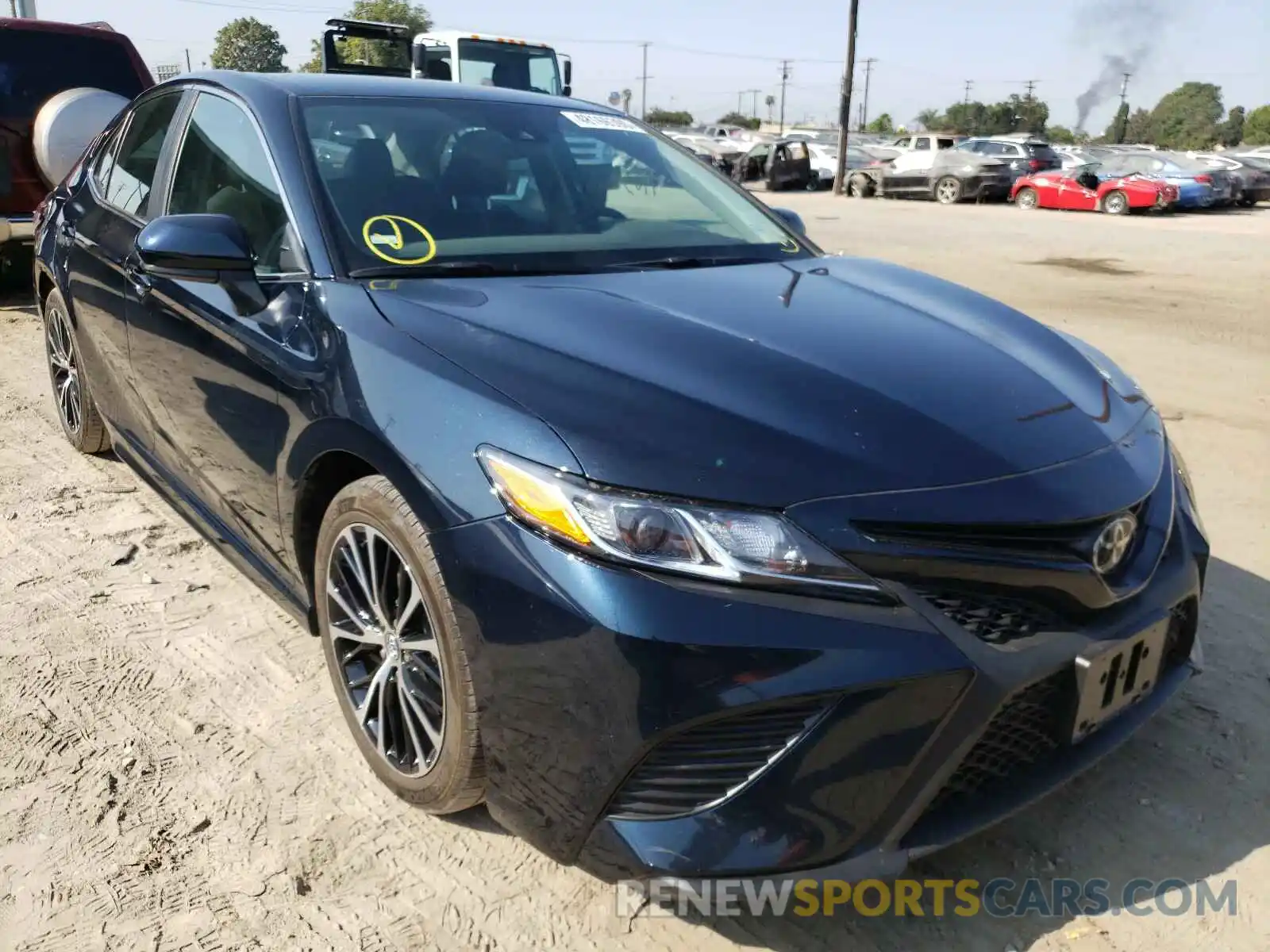 1 Photograph of a damaged car 4T1G11AK4LU942367 TOYOTA CAMRY 2020