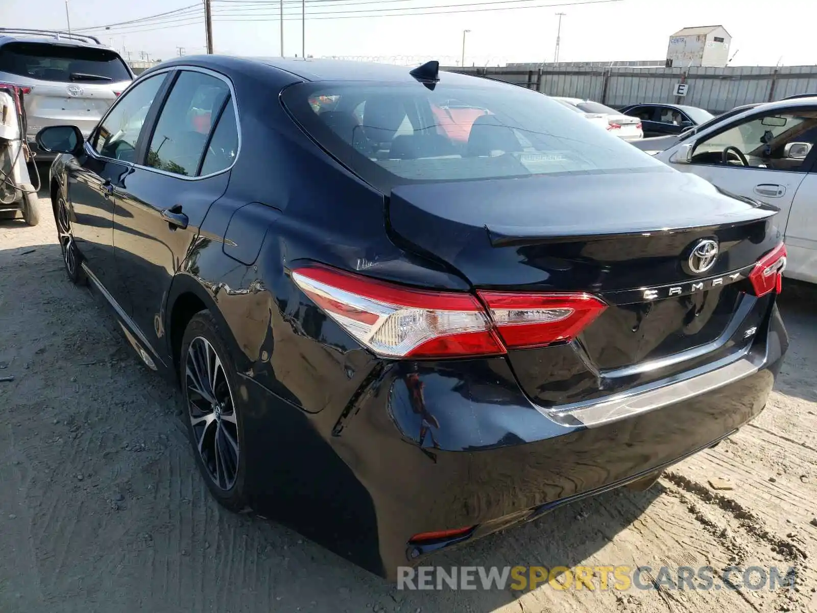 3 Photograph of a damaged car 4T1G11AK4LU942367 TOYOTA CAMRY 2020