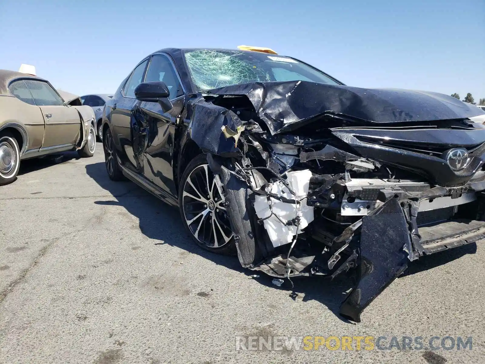 9 Photograph of a damaged car 4T1G11AK4LU946550 TOYOTA CAMRY 2020