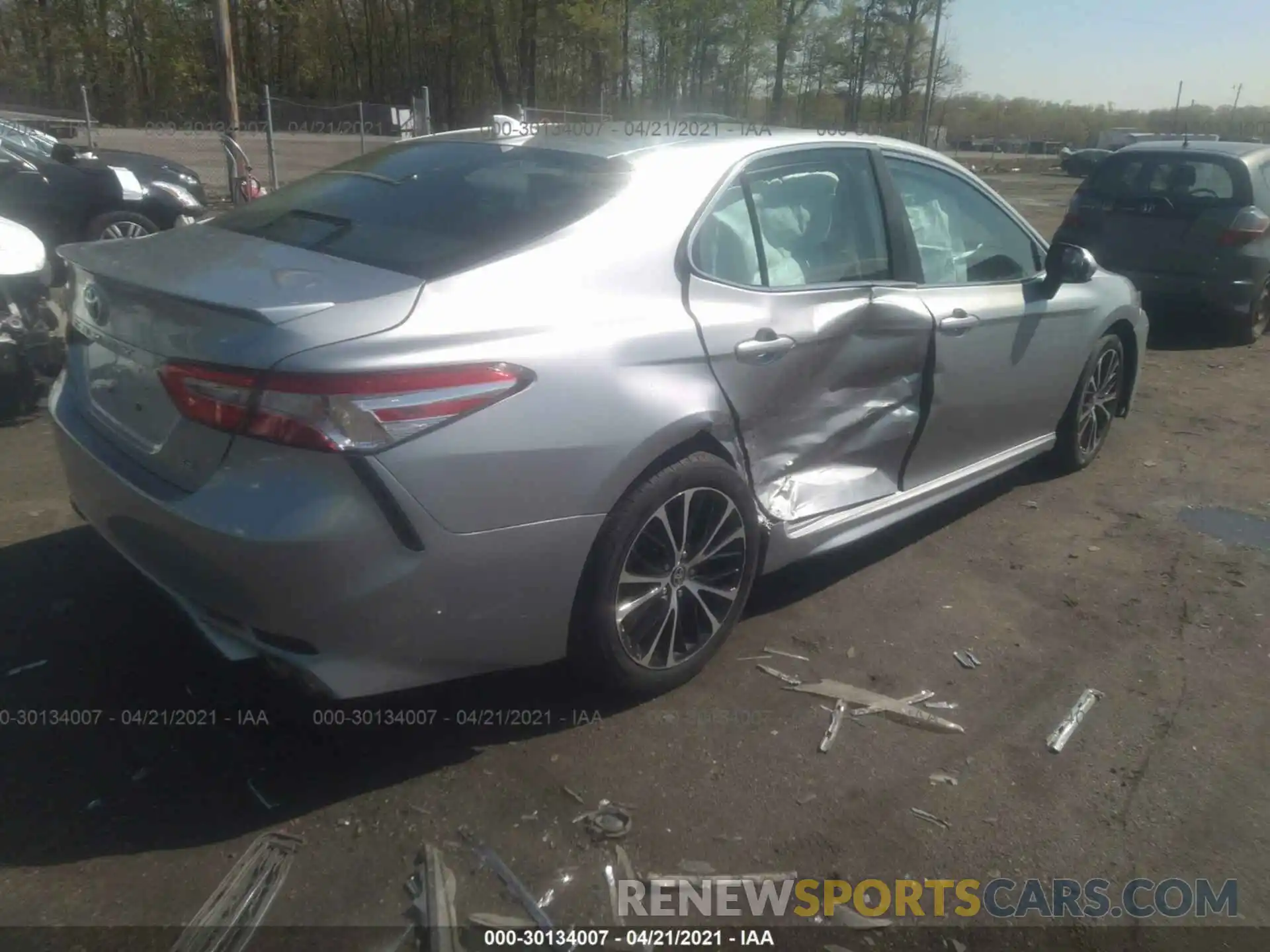 4 Photograph of a damaged car 4T1G11AK4LU949741 TOYOTA CAMRY 2020