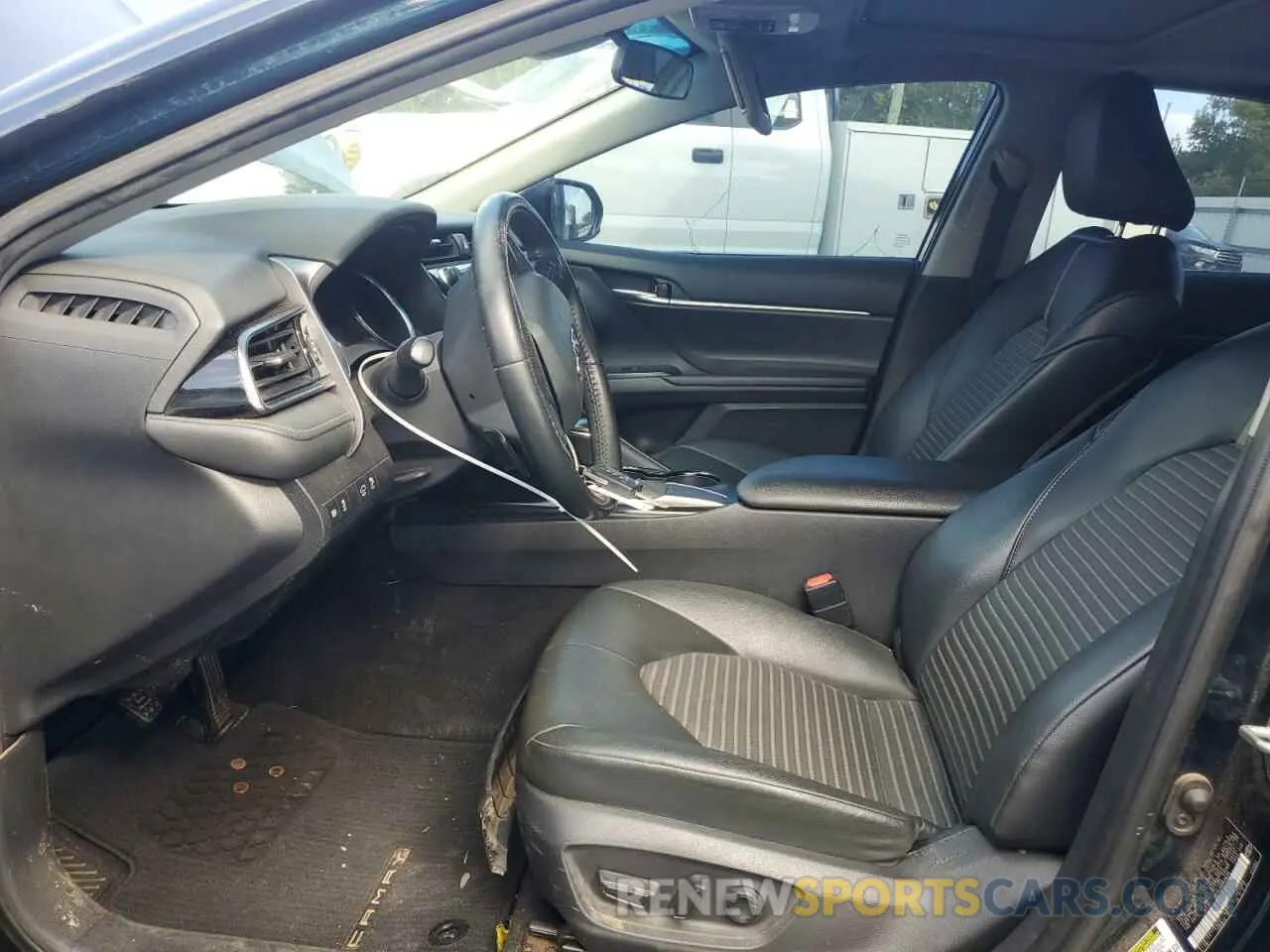 7 Photograph of a damaged car 4T1G11AK4LU963896 TOYOTA CAMRY 2020
