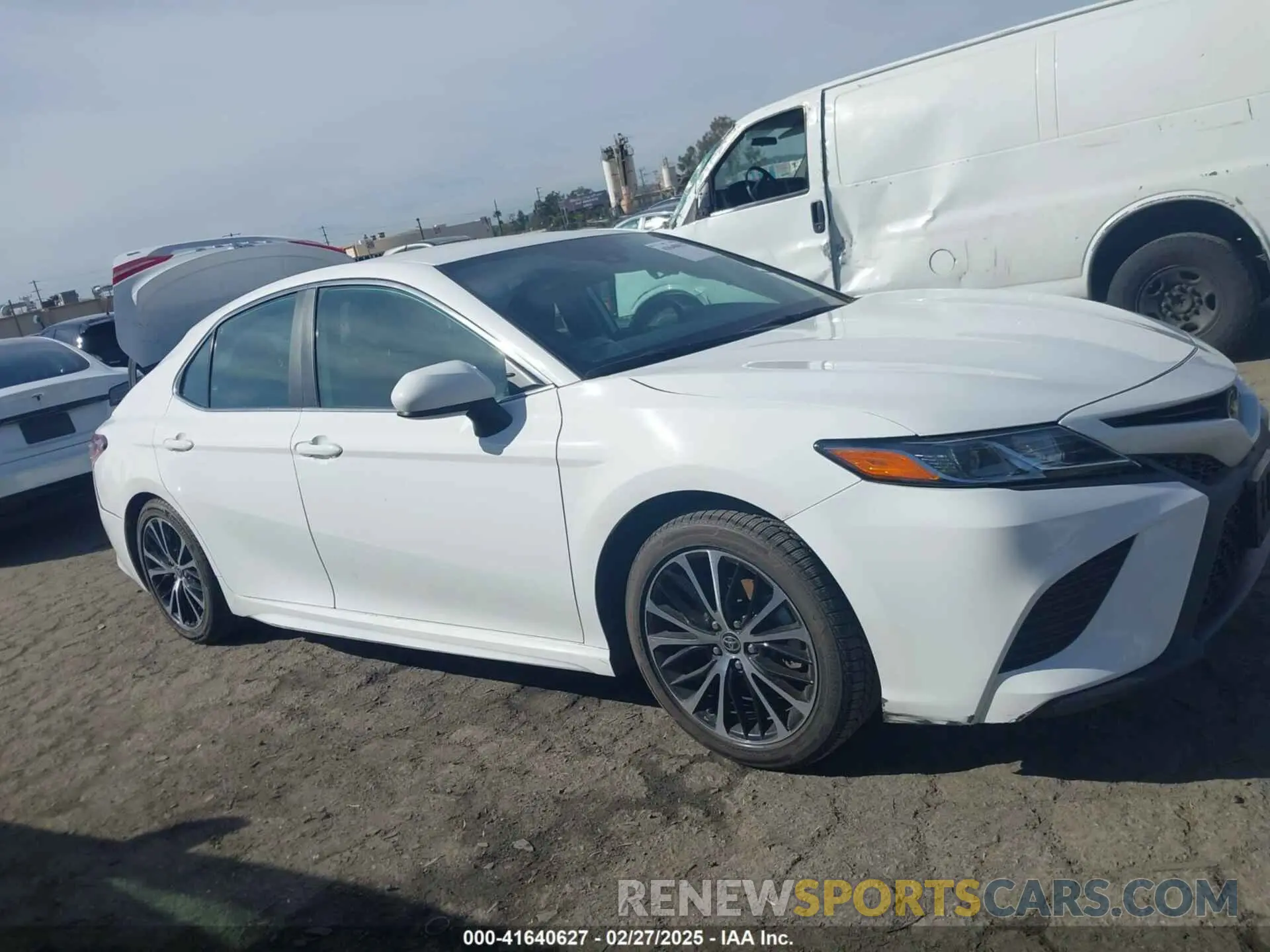 13 Photograph of a damaged car 4T1G11AK4LU973926 TOYOTA CAMRY 2020