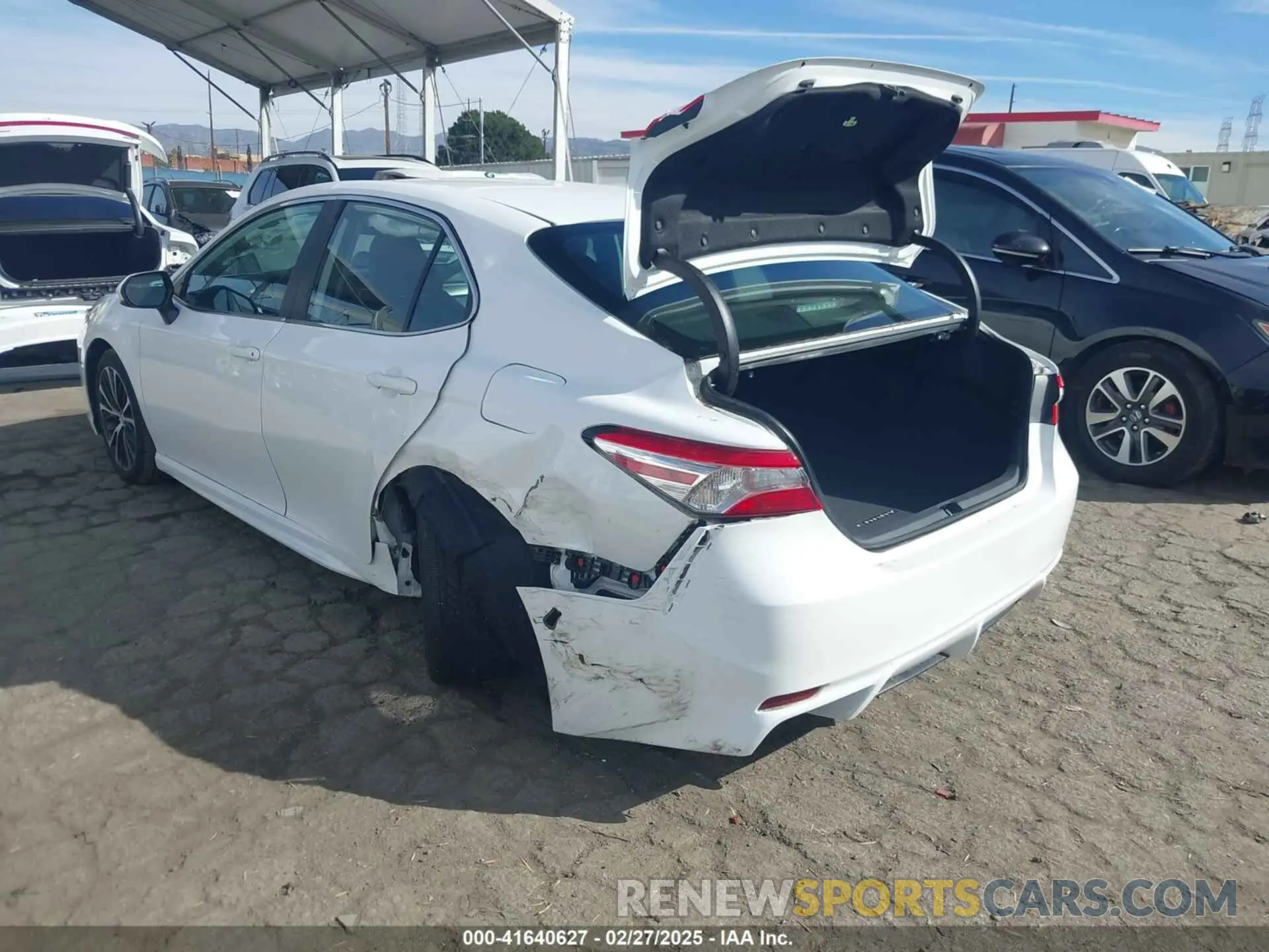 3 Photograph of a damaged car 4T1G11AK4LU973926 TOYOTA CAMRY 2020