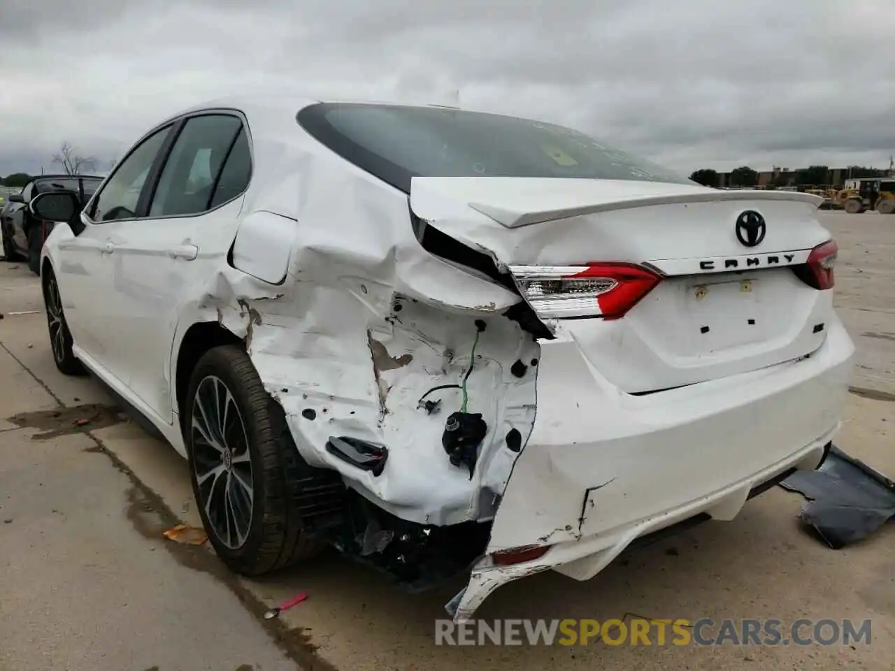 3 Photograph of a damaged car 4T1G11AK4LU980326 TOYOTA CAMRY 2020