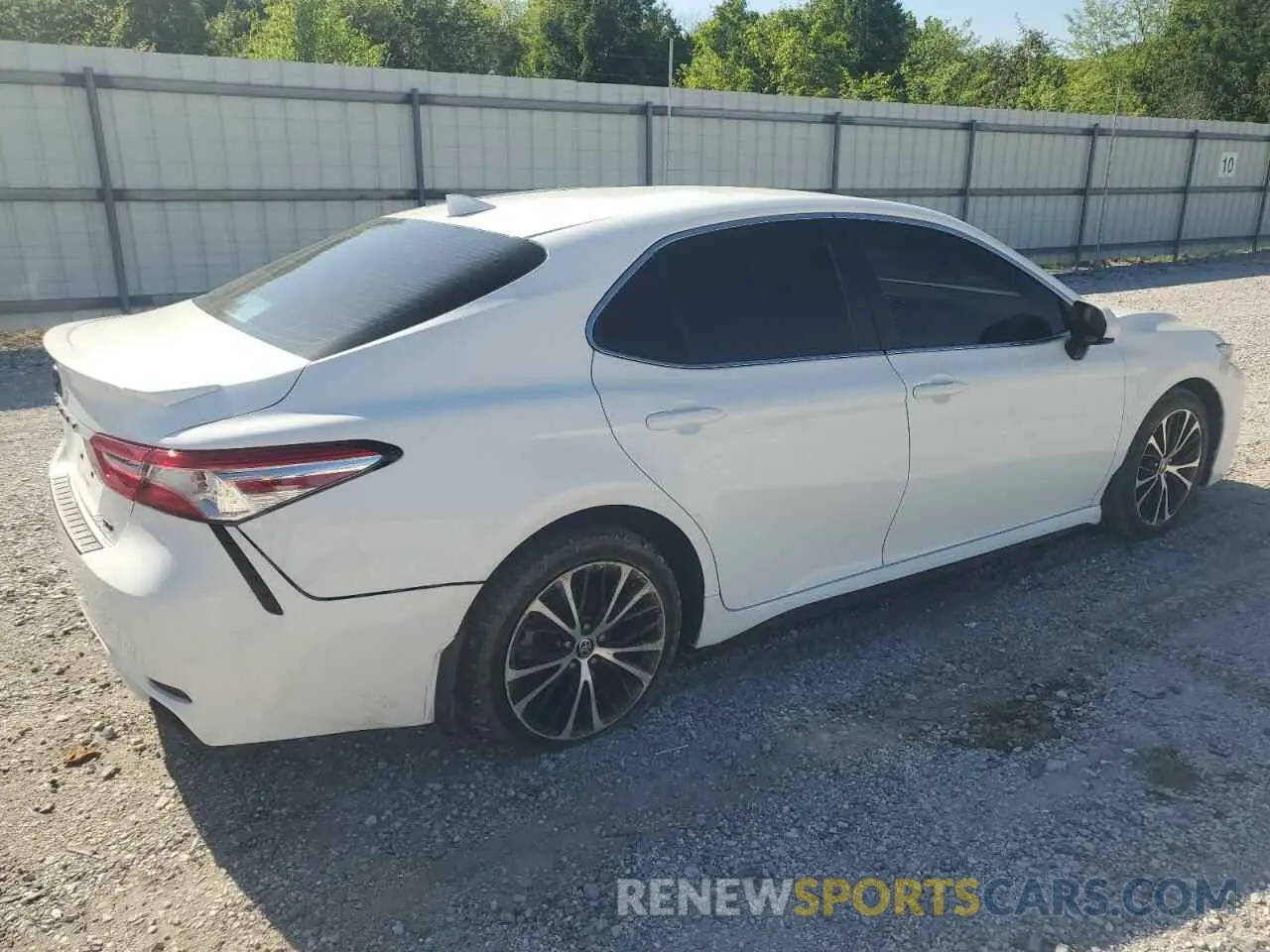 3 Photograph of a damaged car 4T1G11AK4LU983288 TOYOTA CAMRY 2020