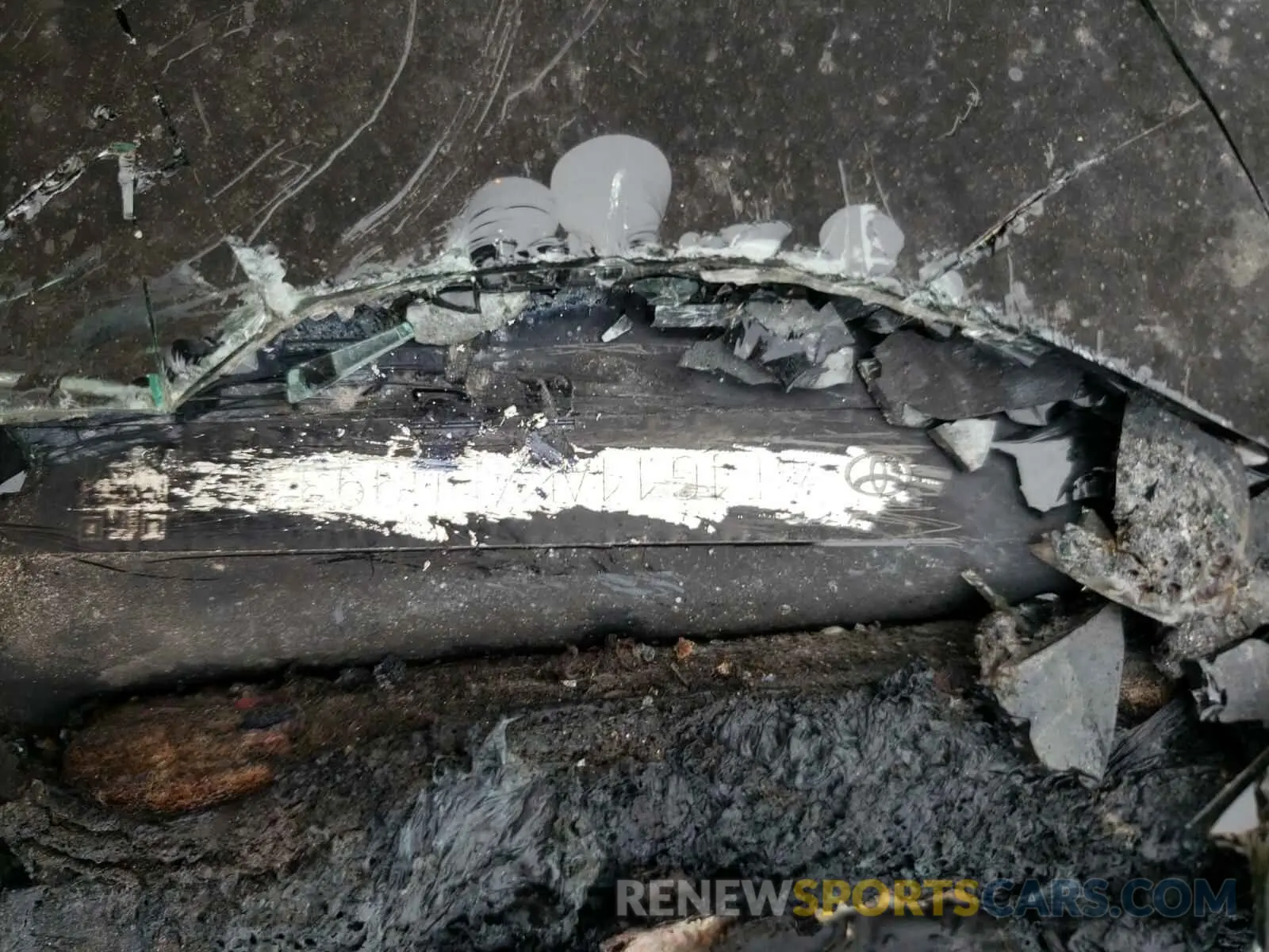 10 Photograph of a damaged car 4T1G11AK4LU993142 TOYOTA CAMRY 2020