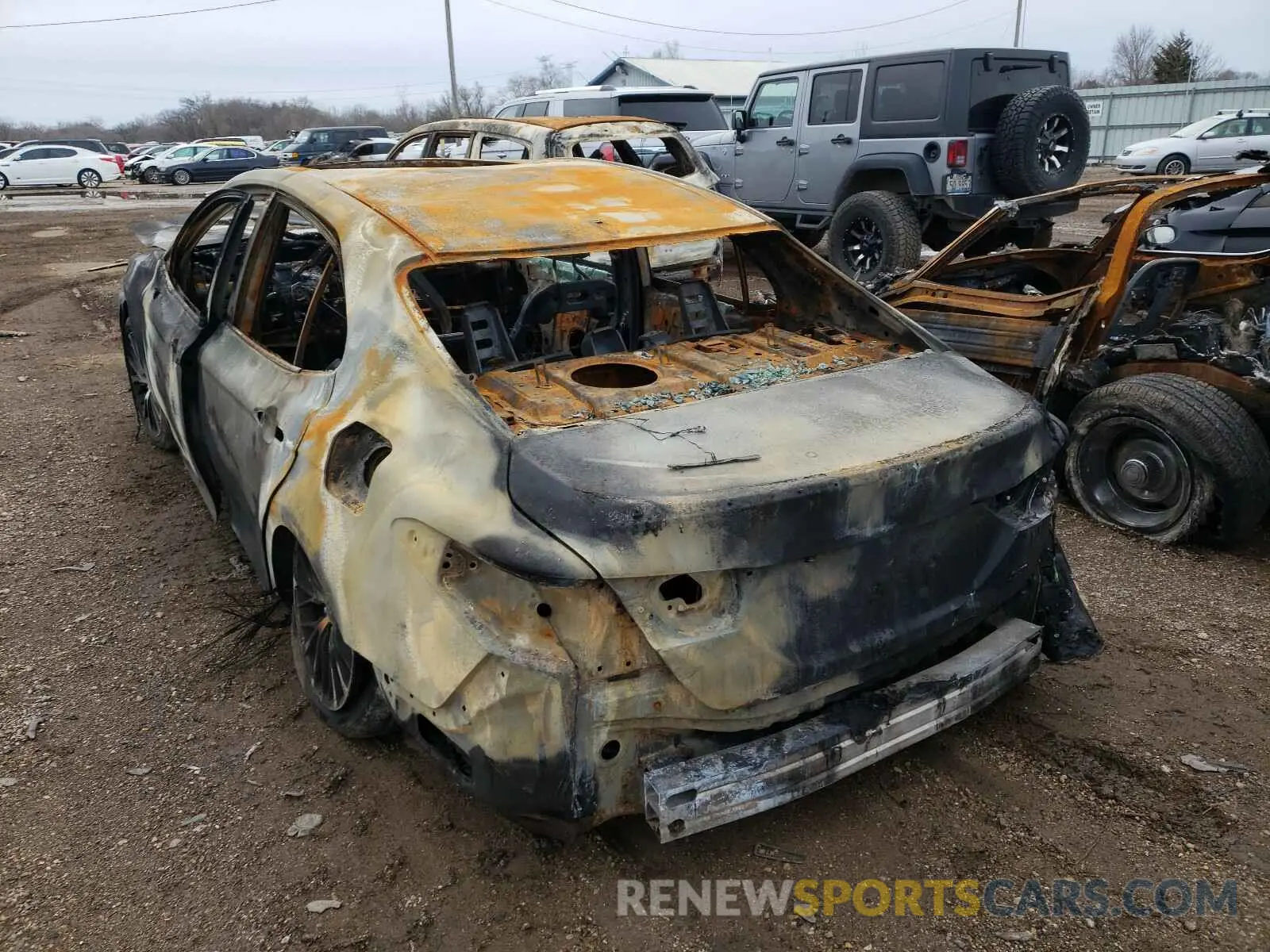 3 Photograph of a damaged car 4T1G11AK4LU993142 TOYOTA CAMRY 2020