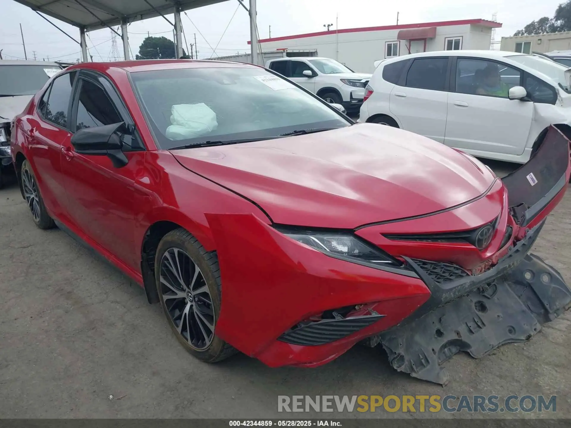 1 Photograph of a damaged car 4T1G11AK5LU308856 TOYOTA CAMRY 2020