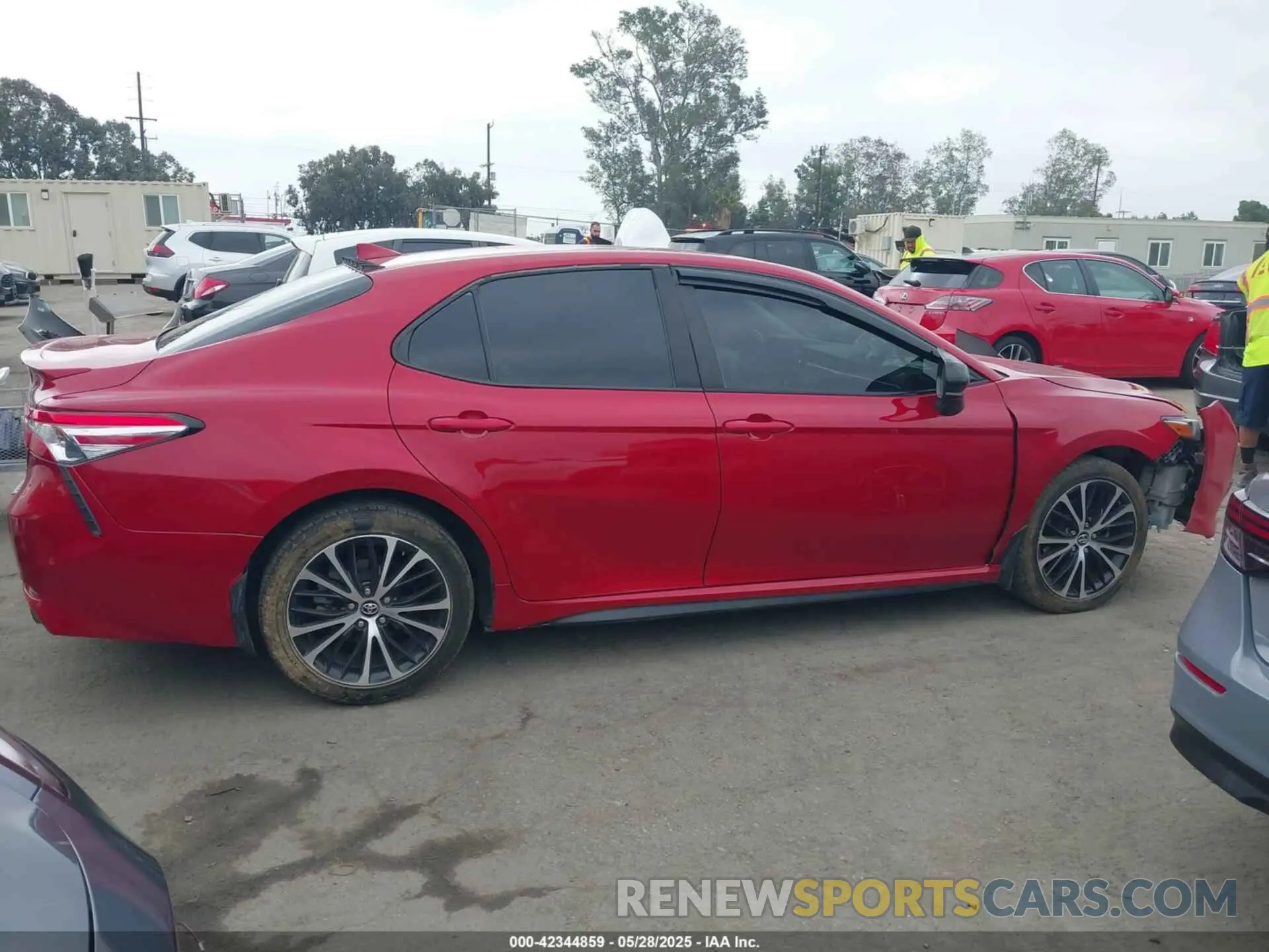 13 Photograph of a damaged car 4T1G11AK5LU308856 TOYOTA CAMRY 2020