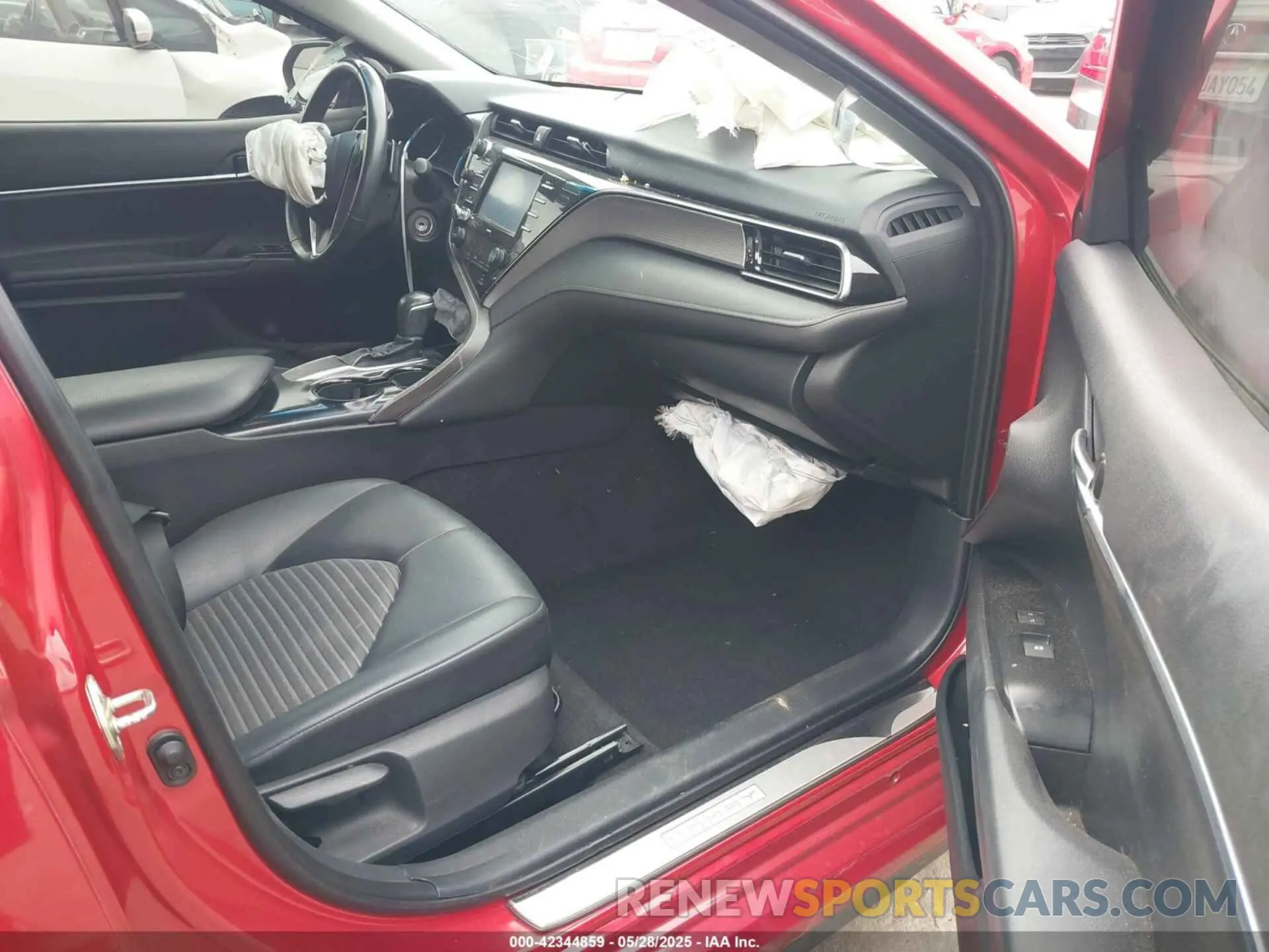 5 Photograph of a damaged car 4T1G11AK5LU308856 TOYOTA CAMRY 2020
