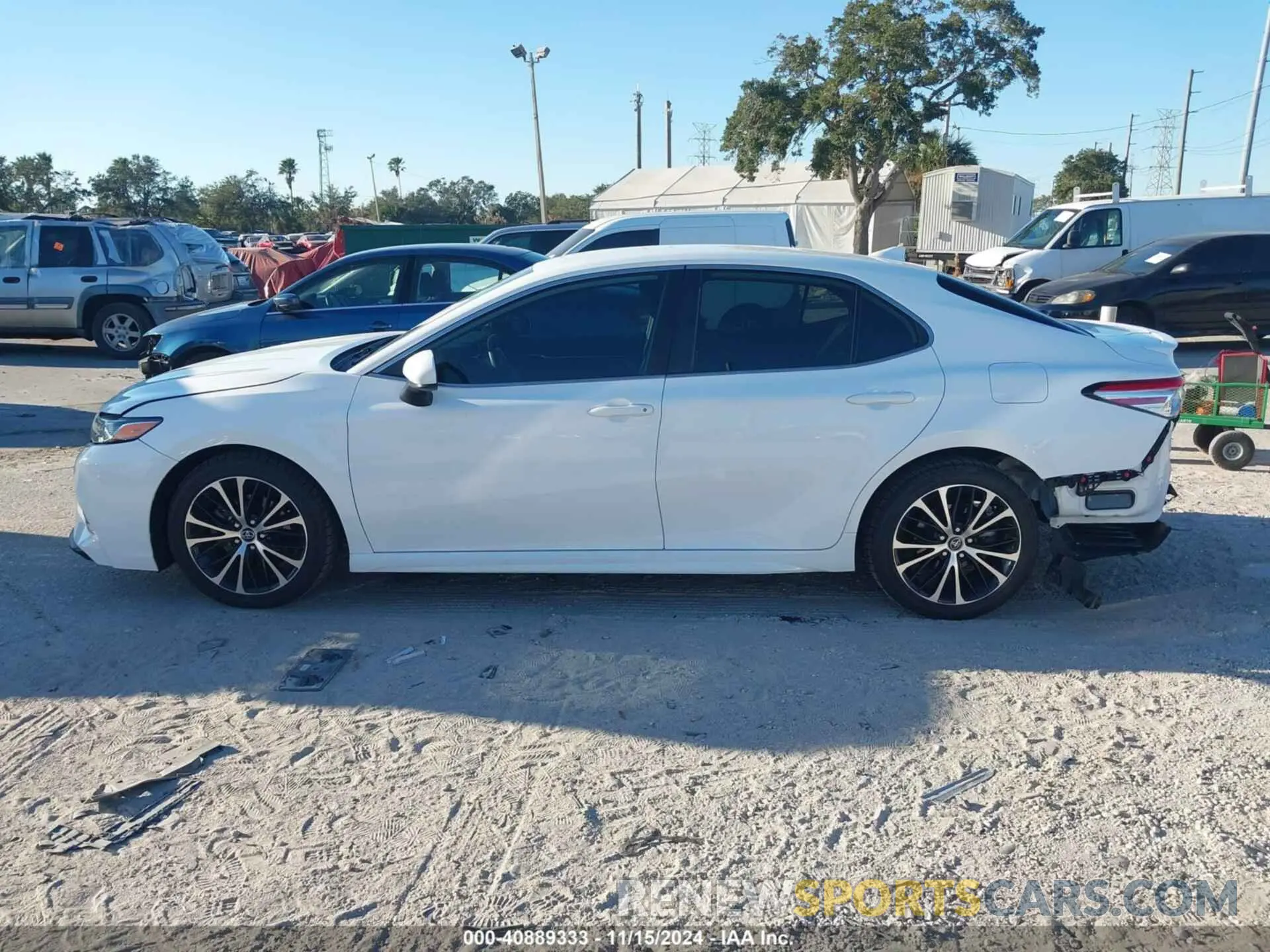 14 Photograph of a damaged car 4T1G11AK5LU310249 TOYOTA CAMRY 2020