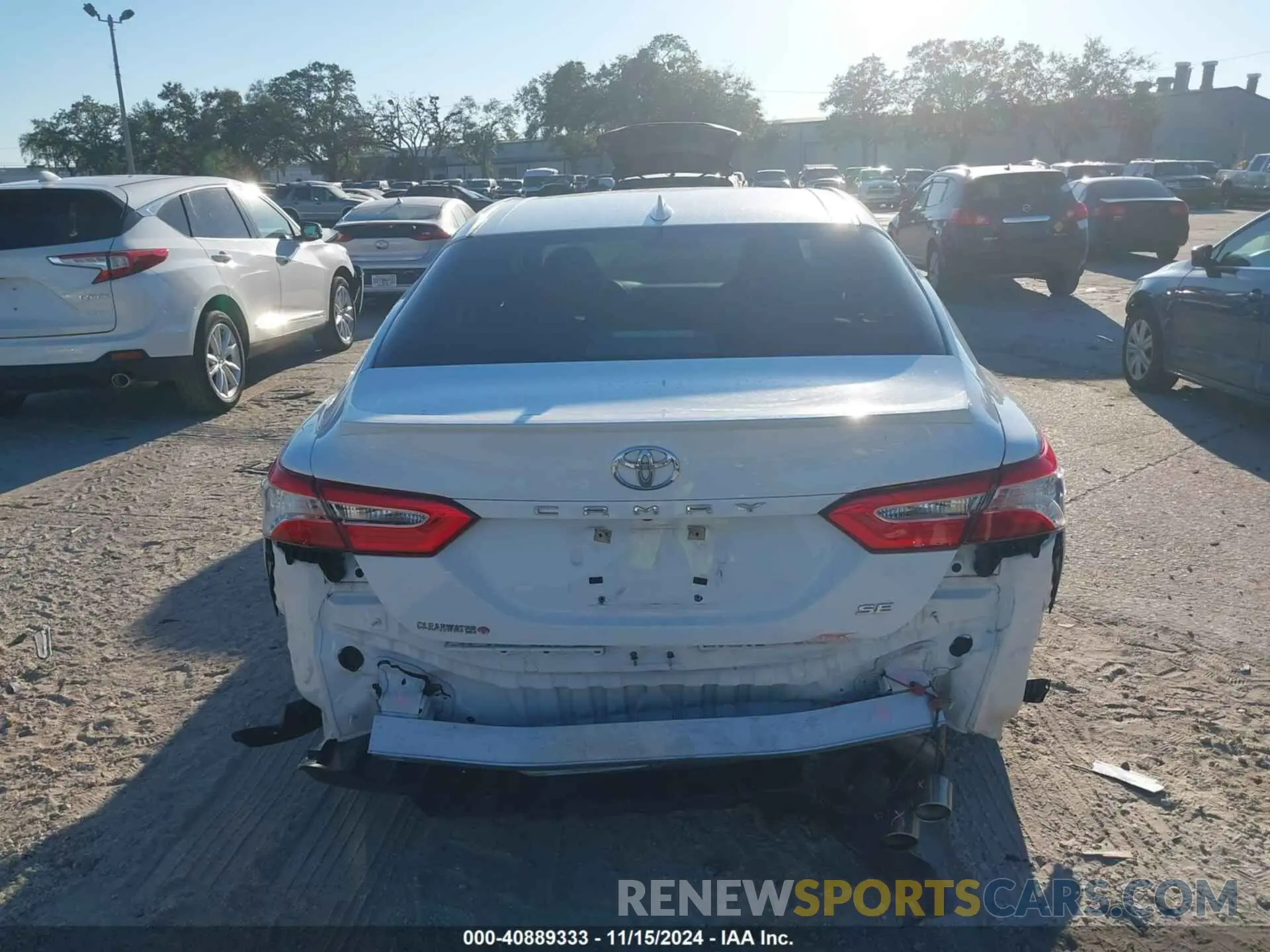 16 Photograph of a damaged car 4T1G11AK5LU310249 TOYOTA CAMRY 2020