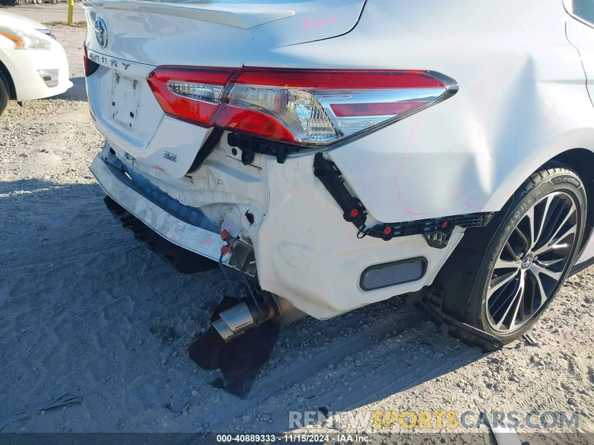 17 Photograph of a damaged car 4T1G11AK5LU310249 TOYOTA CAMRY 2020