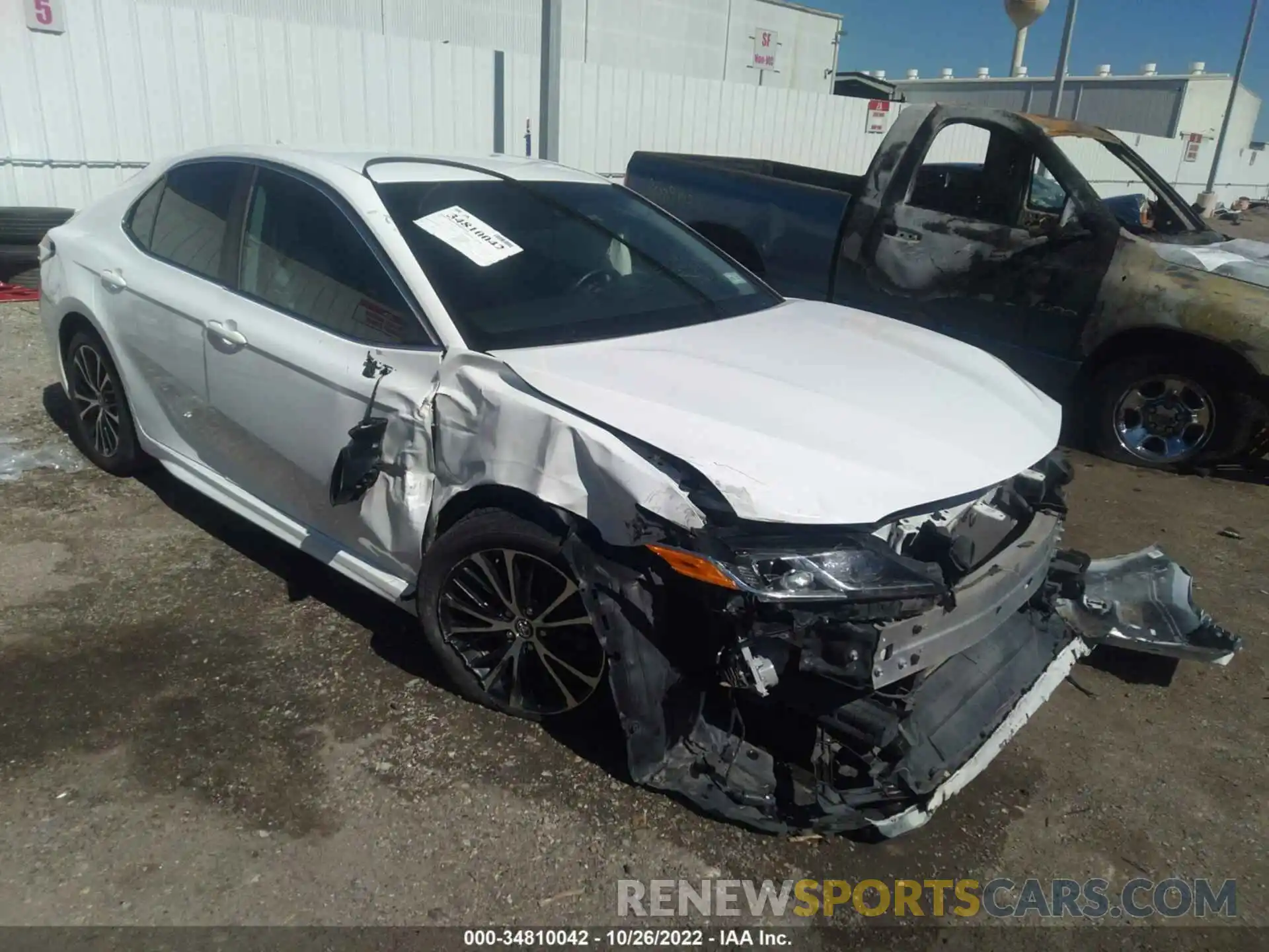 1 Photograph of a damaged car 4T1G11AK5LU311613 TOYOTA CAMRY 2020