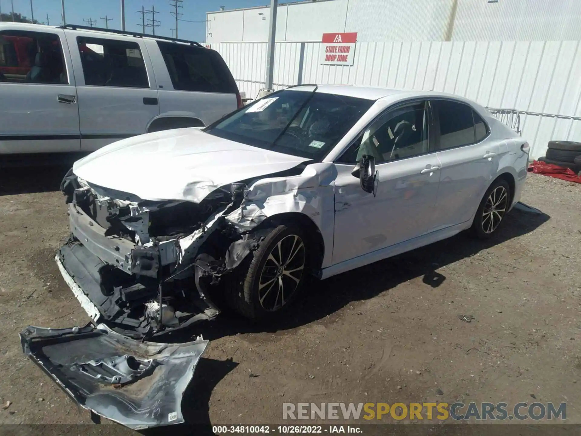 2 Photograph of a damaged car 4T1G11AK5LU311613 TOYOTA CAMRY 2020