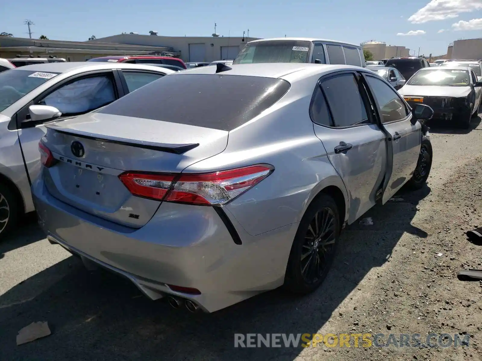 4 Photograph of a damaged car 4T1G11AK5LU320165 TOYOTA CAMRY 2020