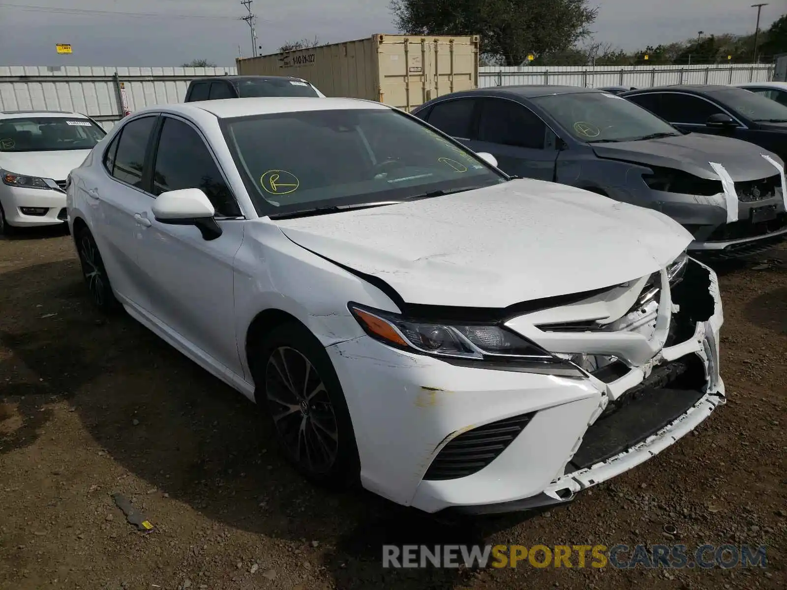 1 Photograph of a damaged car 4T1G11AK5LU329402 TOYOTA CAMRY 2020