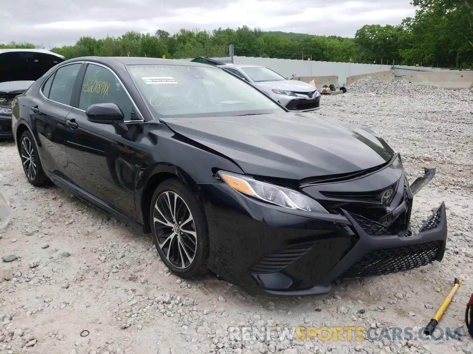 1 Photograph of a damaged car 4T1G11AK5LU330128 TOYOTA CAMRY 2020