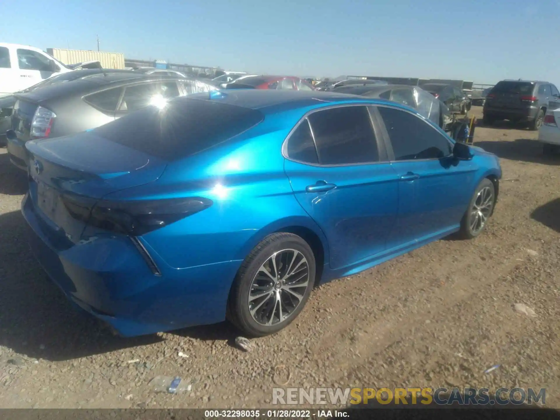 4 Photograph of a damaged car 4T1G11AK5LU332428 TOYOTA CAMRY 2020