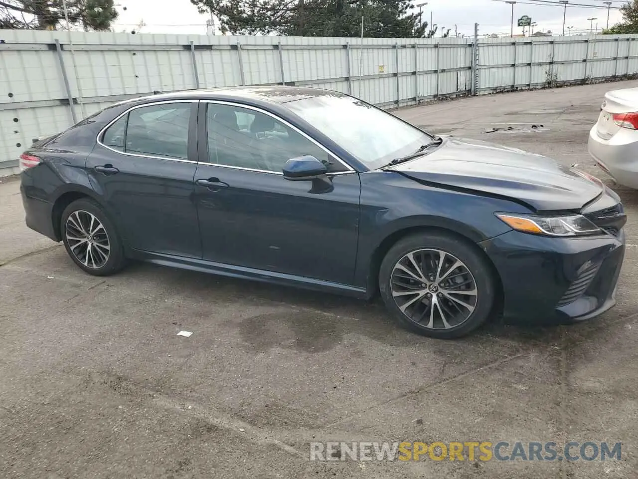 4 Photograph of a damaged car 4T1G11AK5LU332607 TOYOTA CAMRY 2020